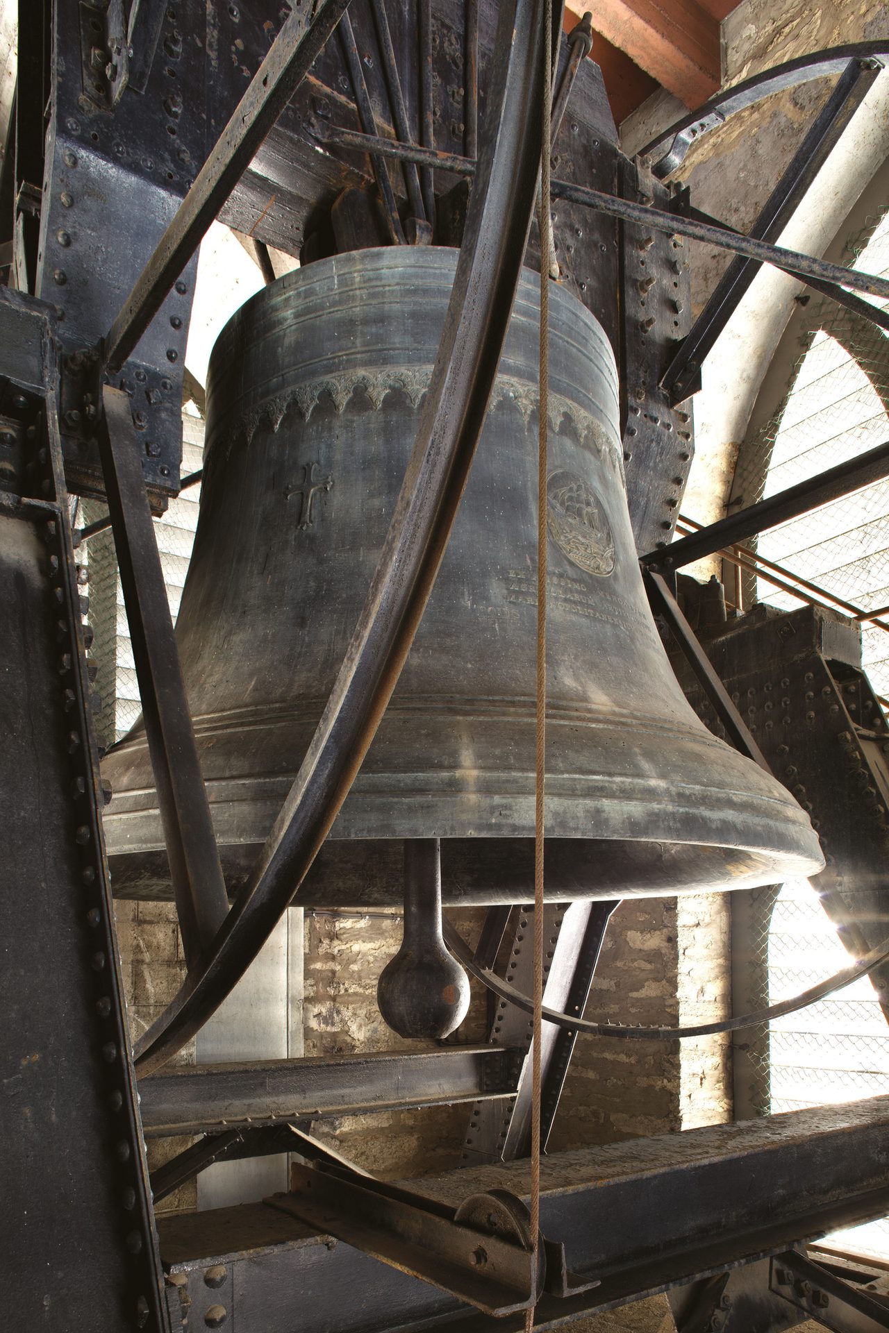 Musical instrument, Church bell, Idiophone, Wood