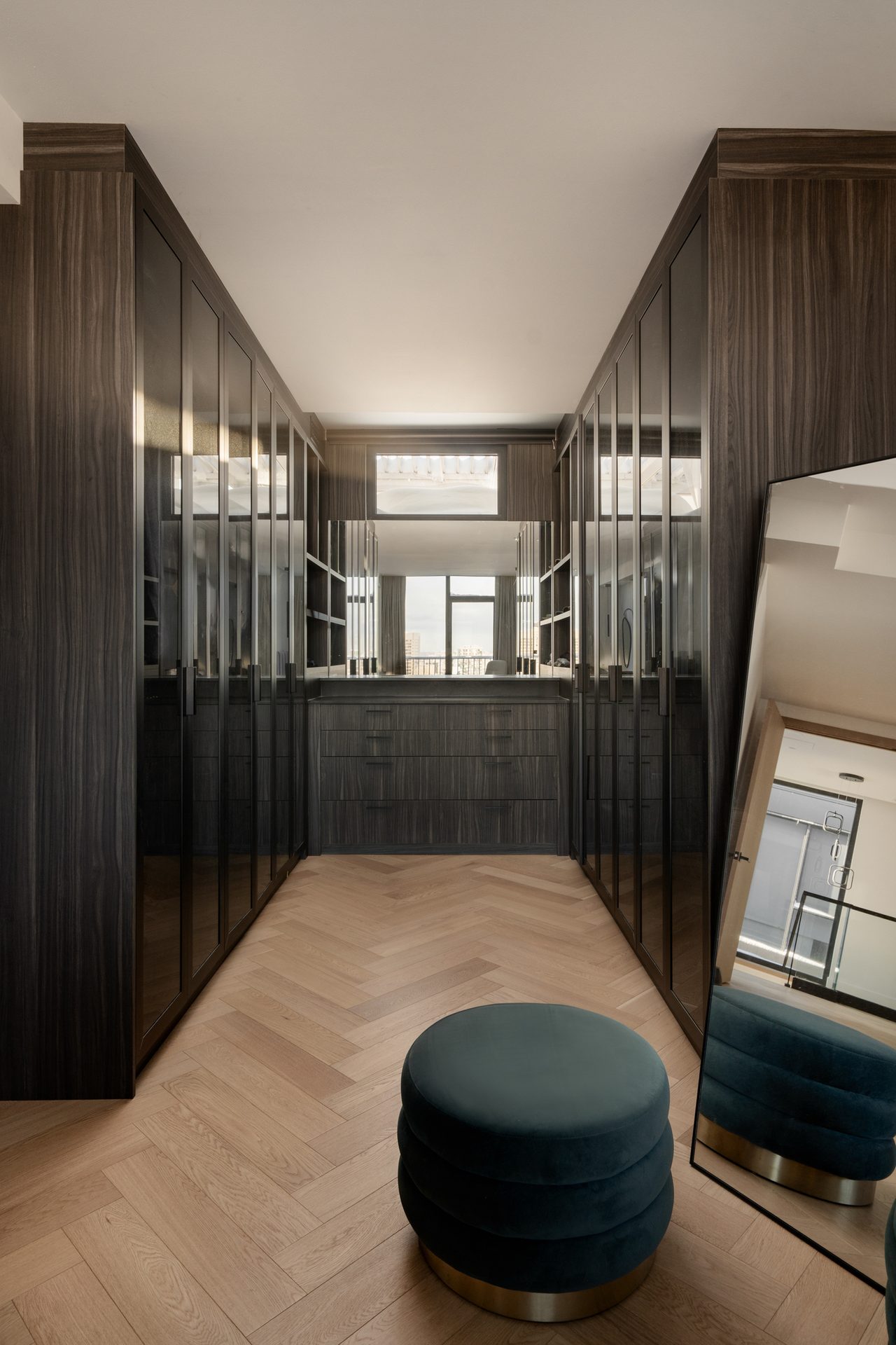 Living room, Interior design, Building, Property, Wood, House, Comfort, Architecture, Flooring, Floor