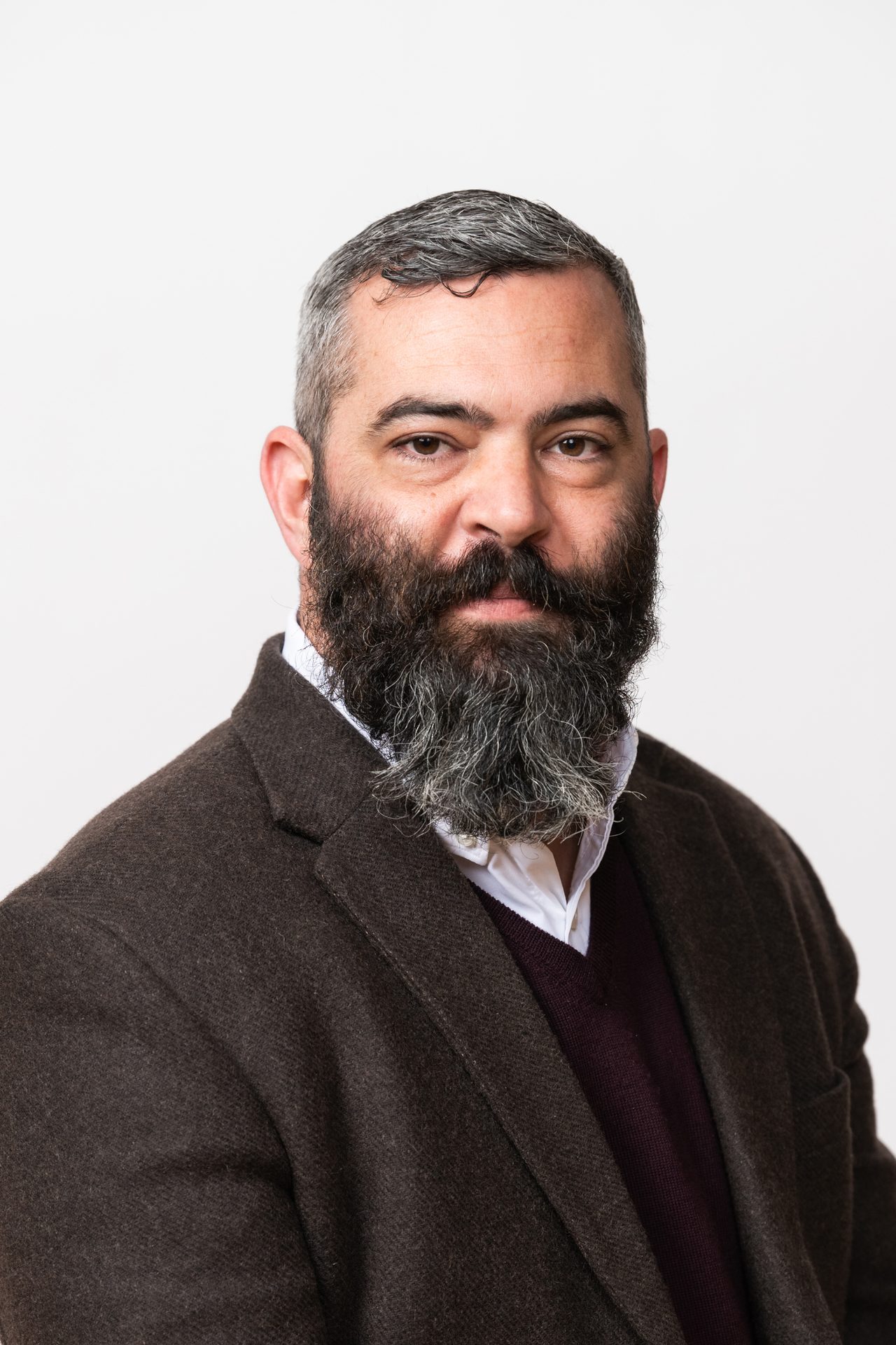 Dress shirt, Facial hair, Beard, Neck, Sleeve, Collar