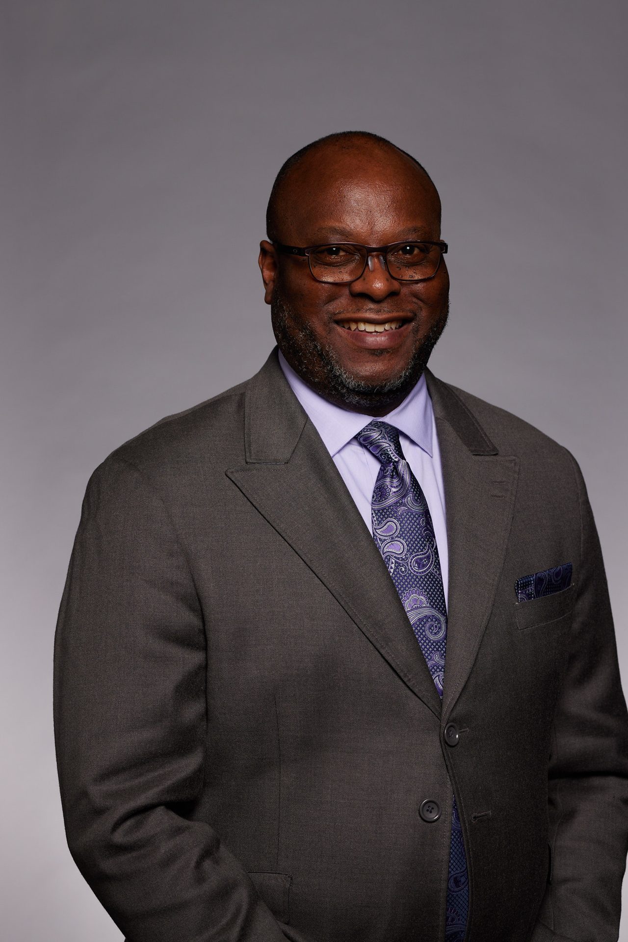 Vision Care, Formal wear, Eyewear, Chin, Sleeve, Eyebrow, Forehead, Collar, Glasses, Face