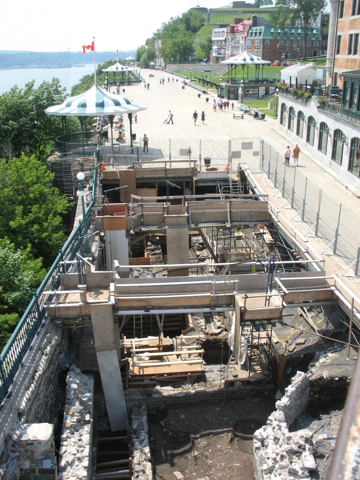 Urban design, Building, Water, Window, Sky, Tree