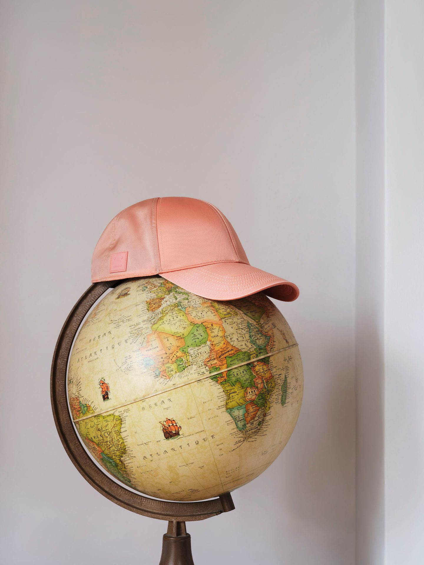 Holiday ornament, Map, Globe