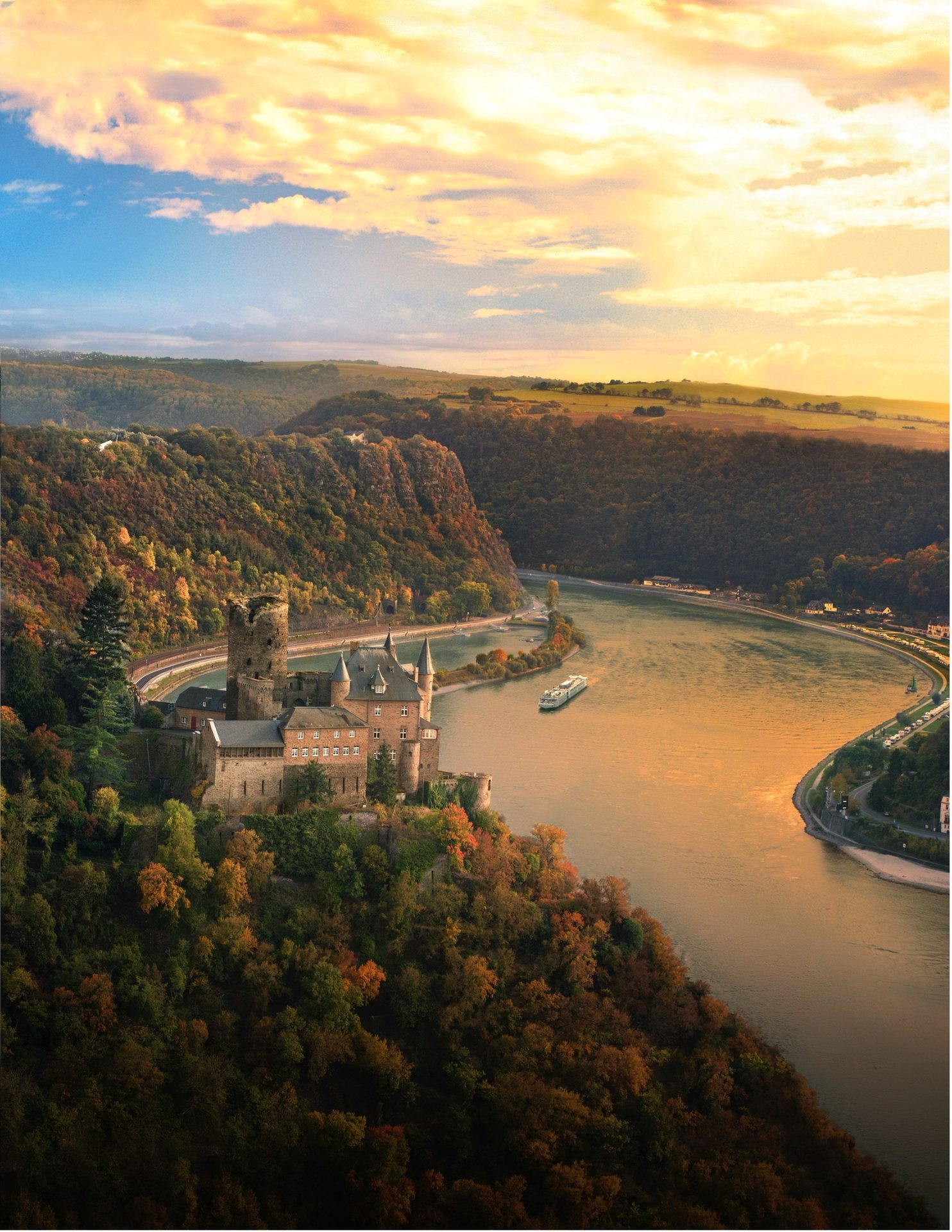 Natural landscape, Cloud, Water, Sky, Highland, Tree, Afterglow, Dusk, Sunlight, Sunset