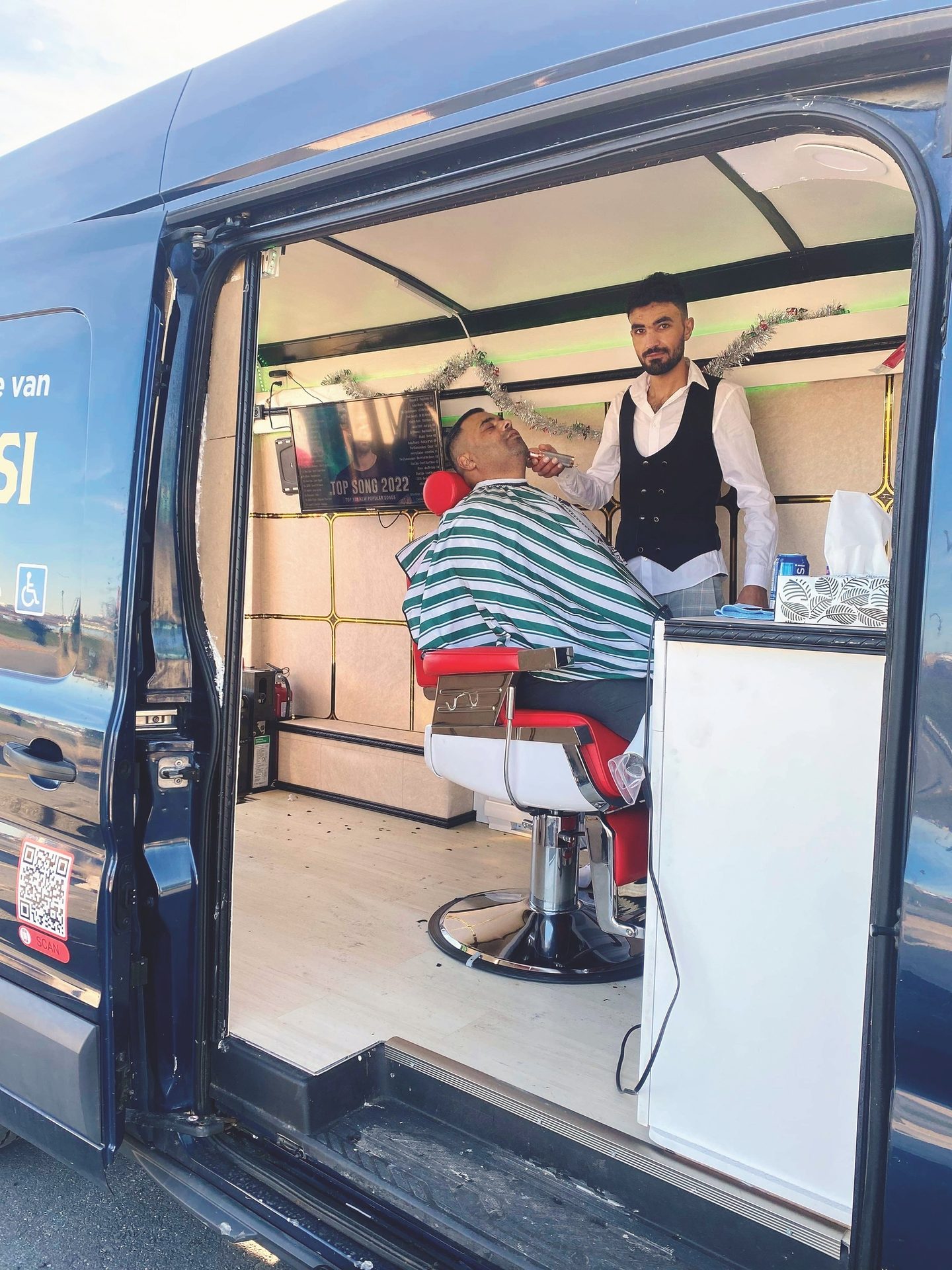 Mode of transport, Motor vehicle, Automotive design, Sunglasses