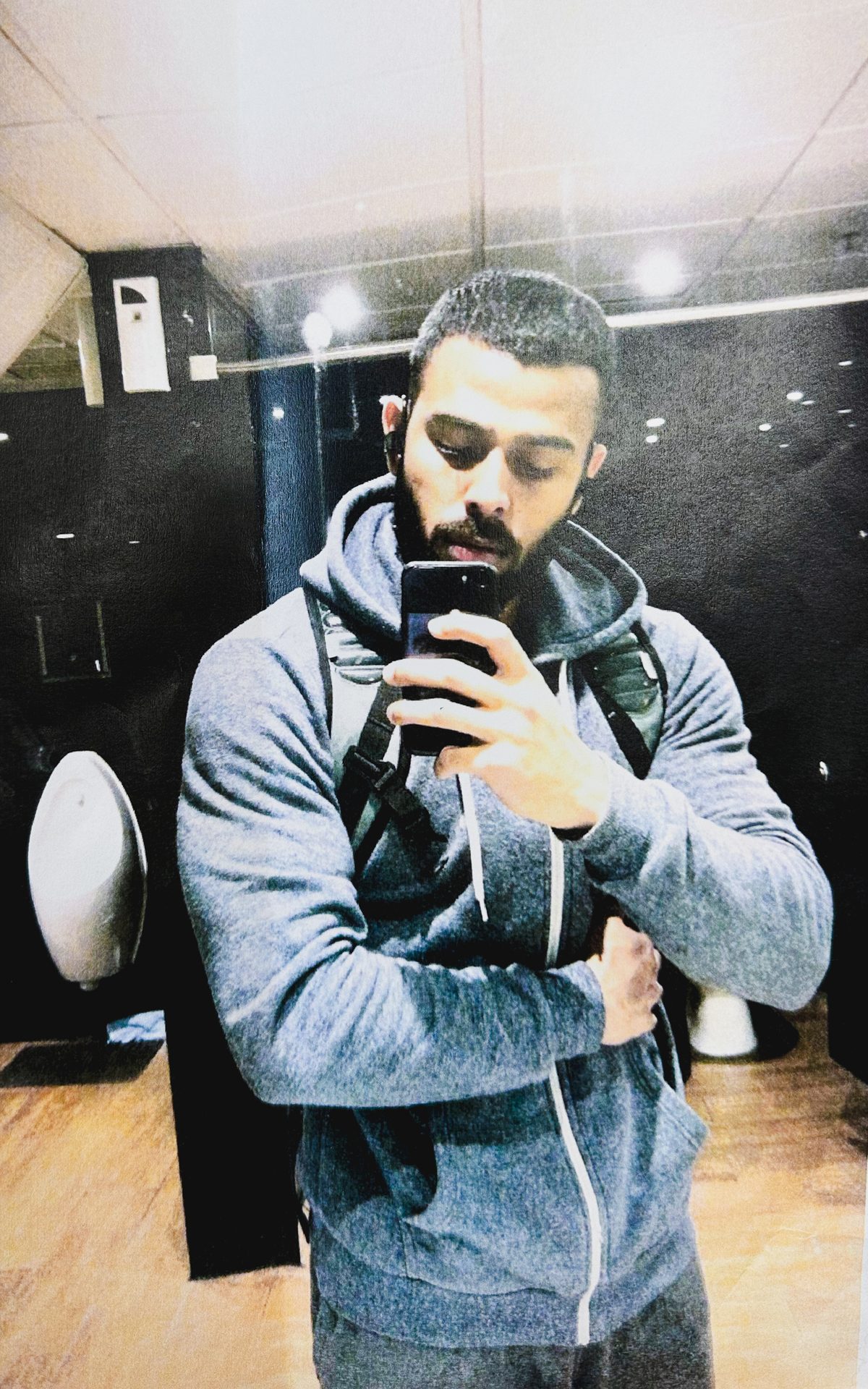 Vision care, Flash photography, Sleeve, Eyewear, Beard, Jacket, Cool