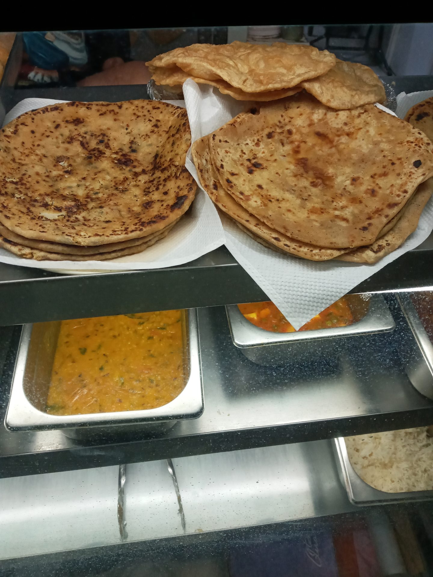 Staple food, Baked goods, Tableware, Ingredient, Recipe, Plate, Cuisine, Dish