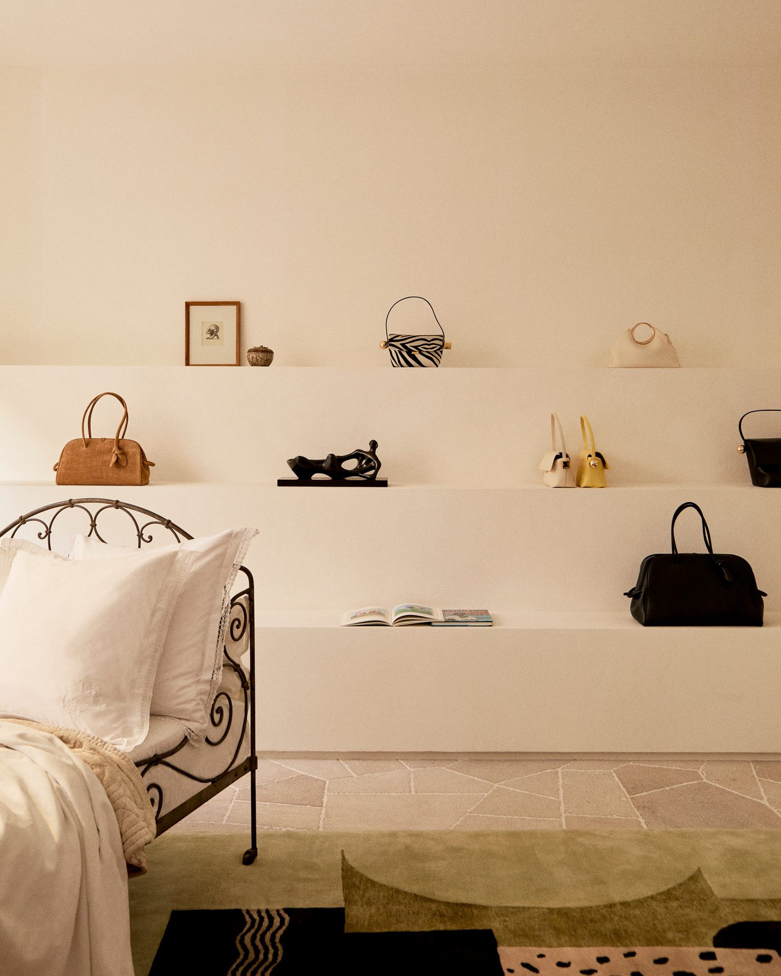 Luggage & bags, Interior design, Bag, Brown, Room