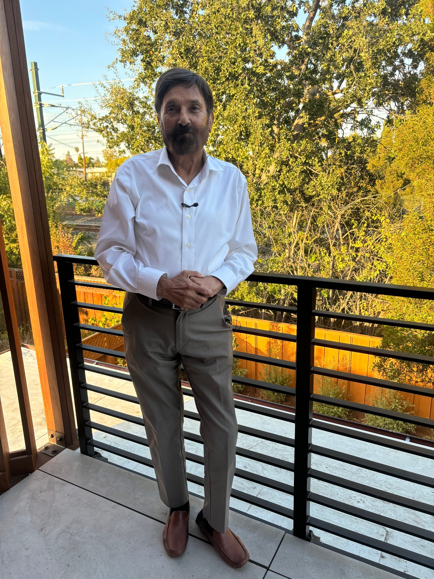 Dress shirt, Sleeve, Standing, Tree