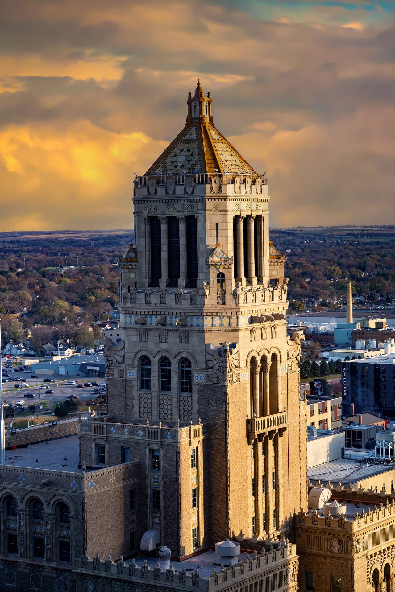 Medieval architecture, Tourist attraction, Facade, Landmark, Tower