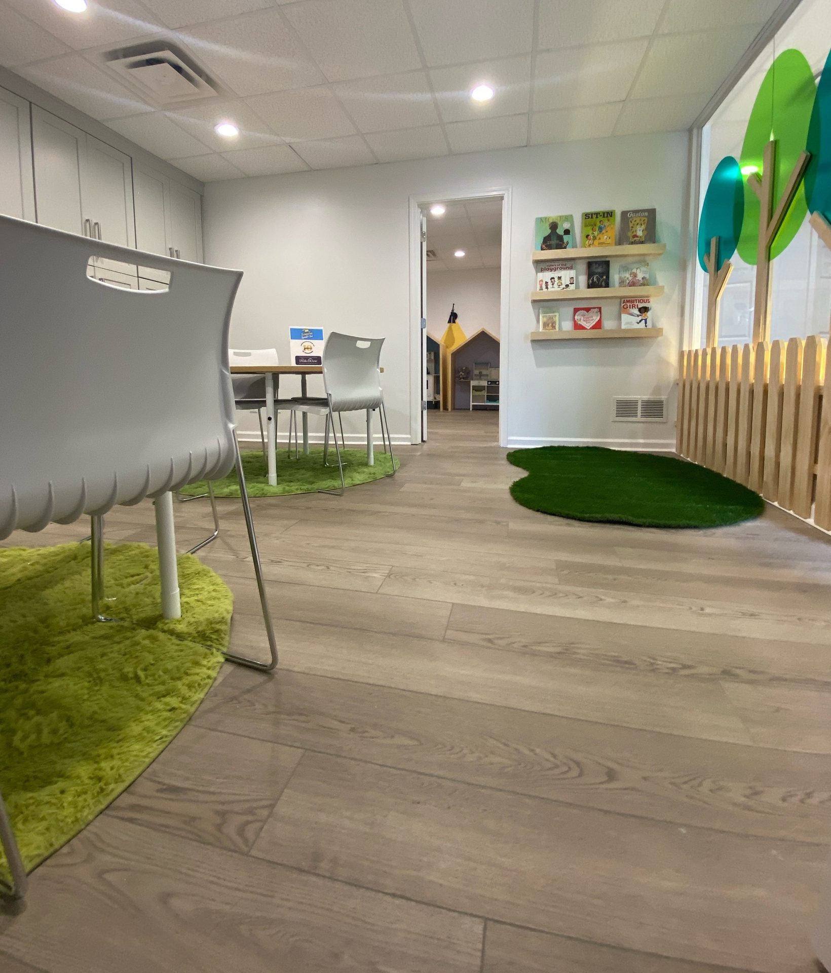 Green, Flooring, Floor, Wood
