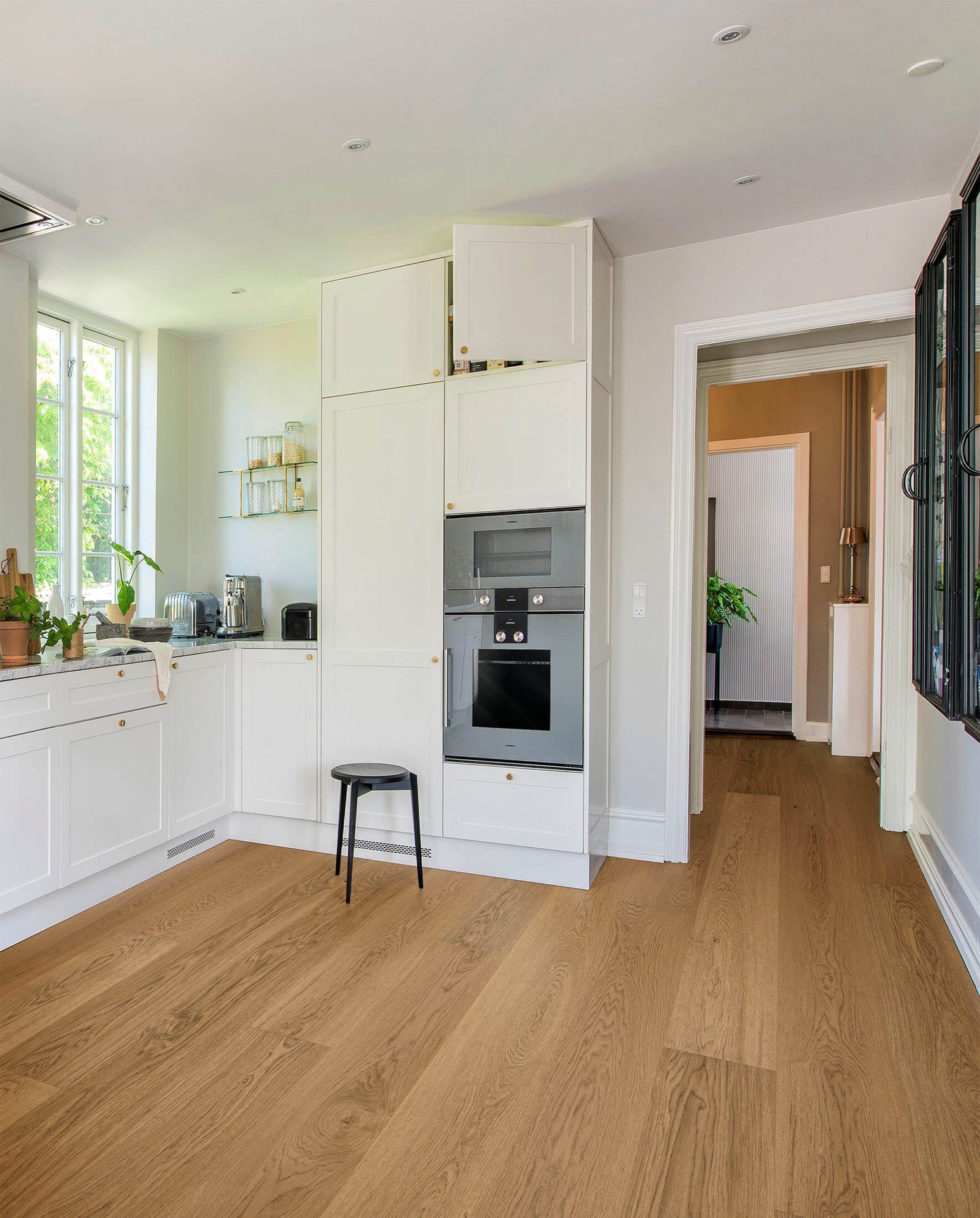 Interior design, Property, Window, Plant, Countertop, Houseplant, Cabinetry, Wood, Building, Flooring