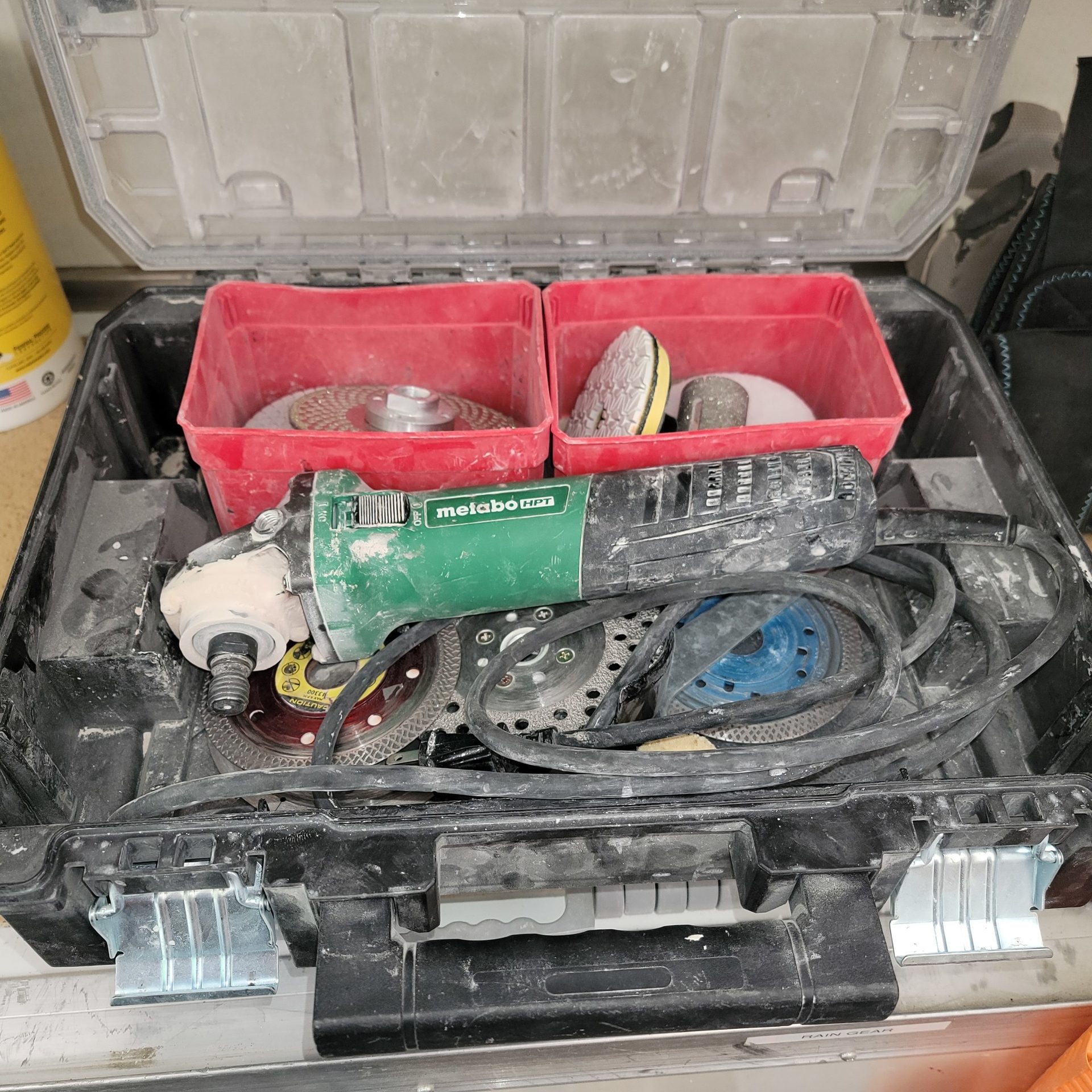 Motor vehicle, Automotive lighting, Electrical wiring, Hood, Bumper