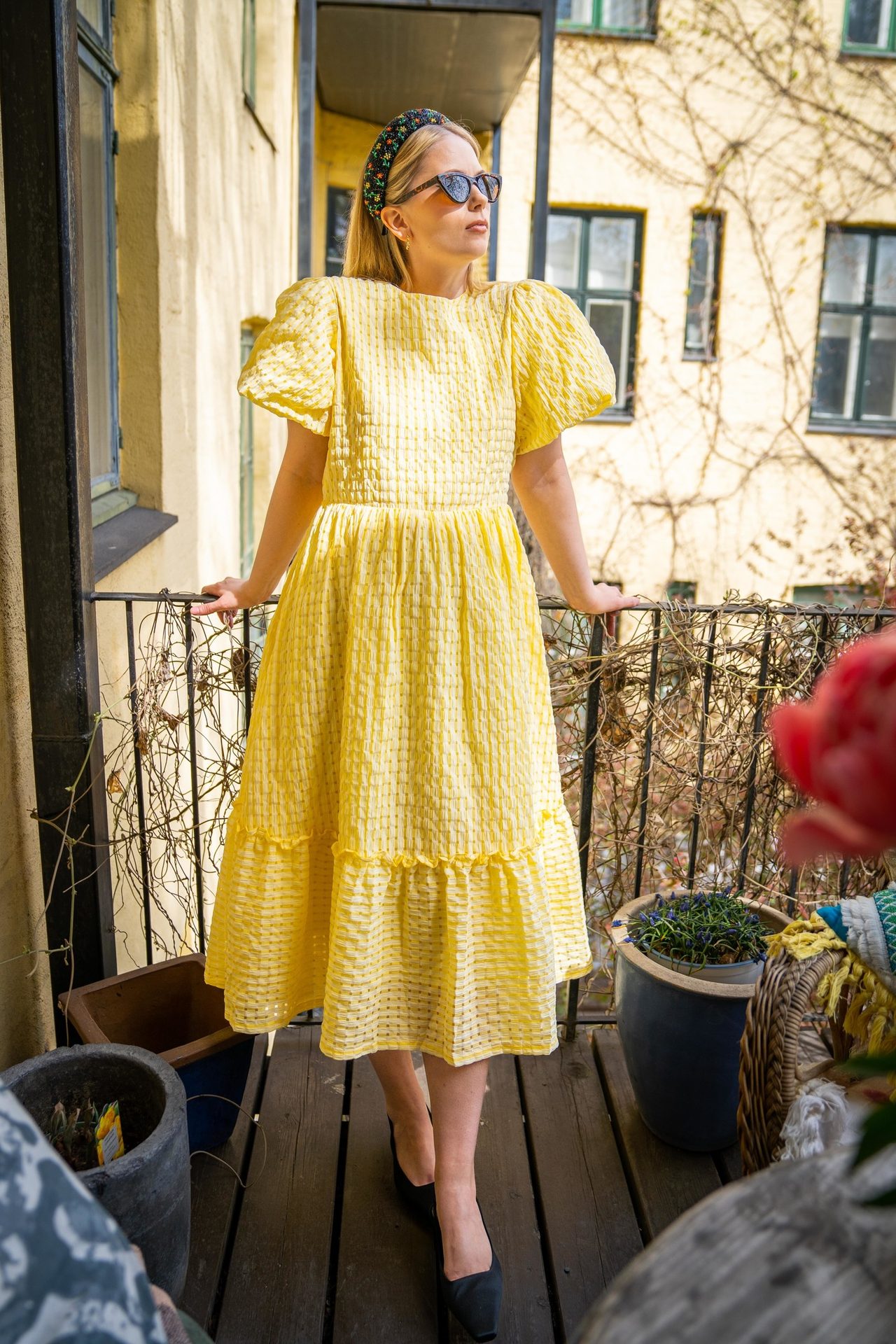 One-piece garment, Day dress, Street fashion, Window, Sleeve, Waist, Yellow, Eyewear
