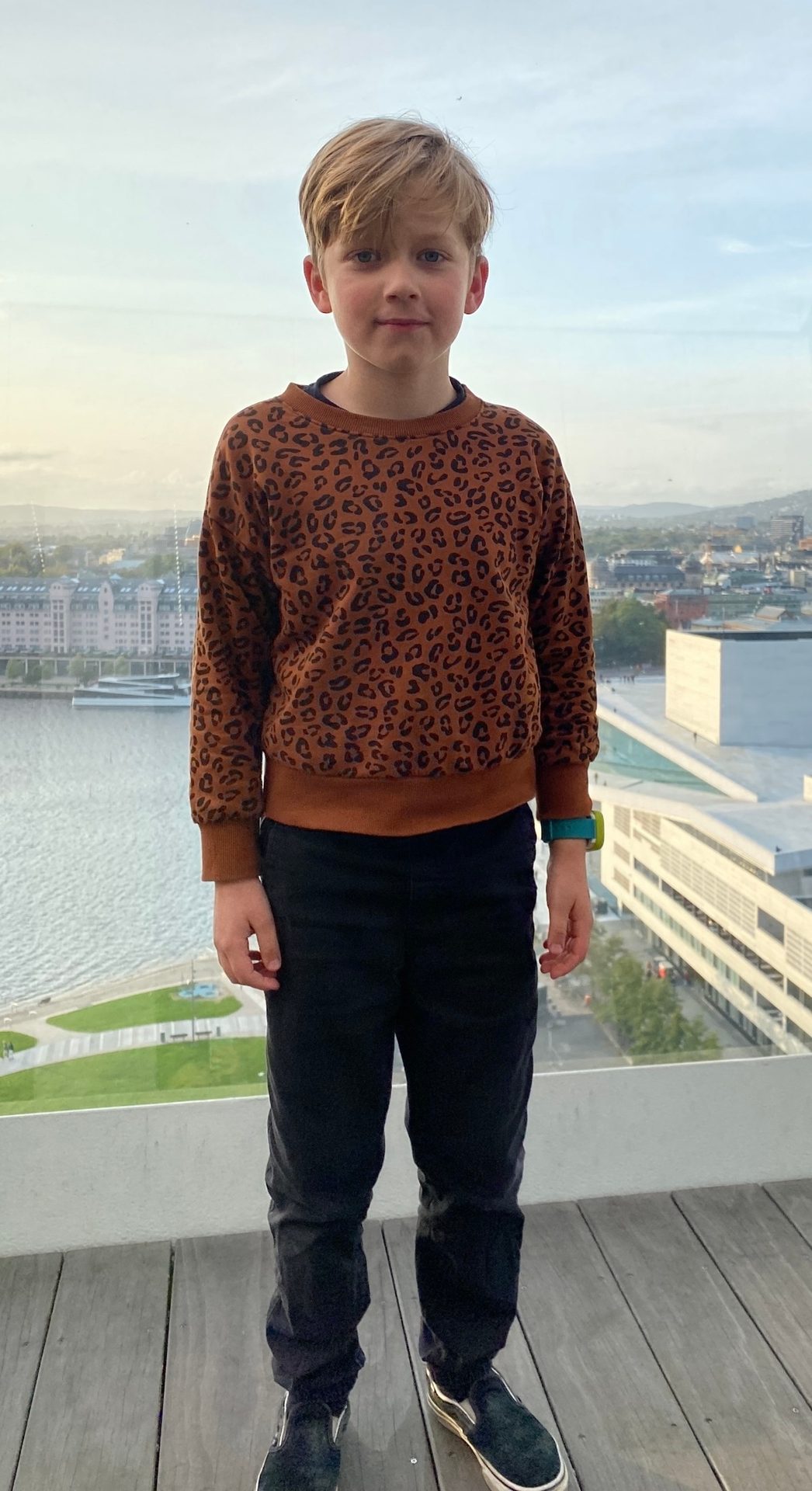 Sleeve, Denim, Waist, Child, Knee