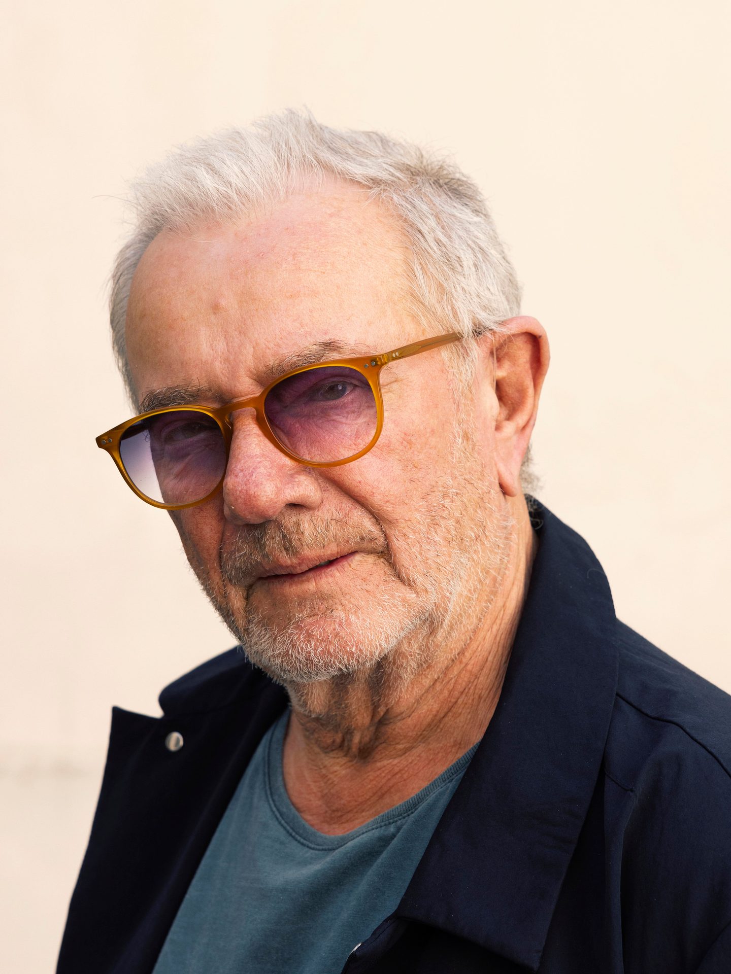 Vision care, Glasses, Beard, Eyewear, Goggles, Sleeve, Collar