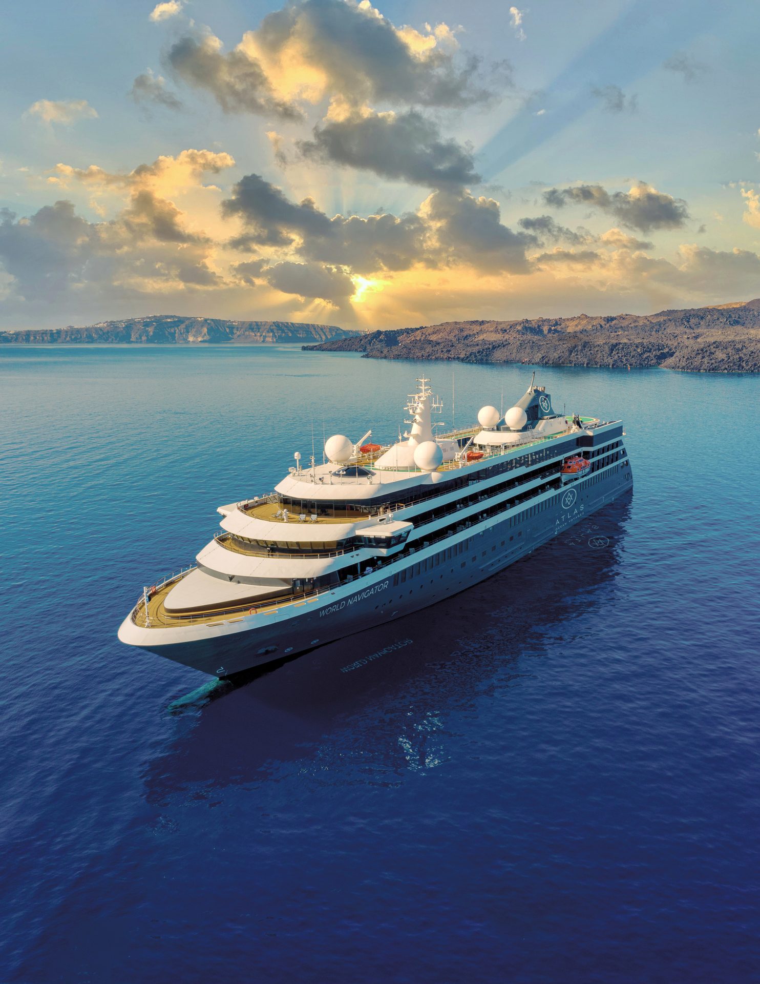 Water resources, Naval architecture, Cruise ship, Cloud, Sky, Boat, Watercraft, Blue, Vehicle
