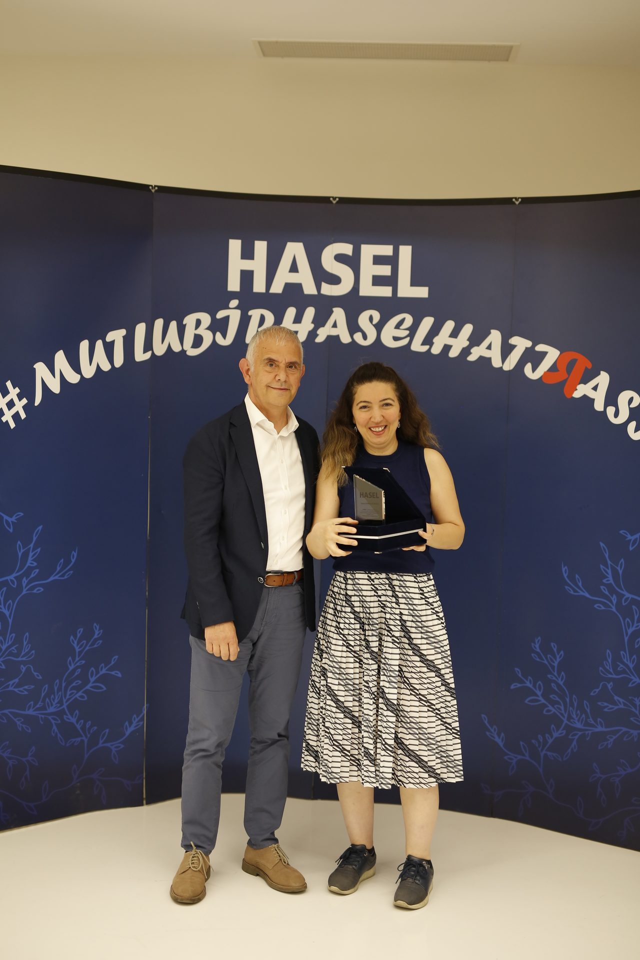hasel, plaket, tören
