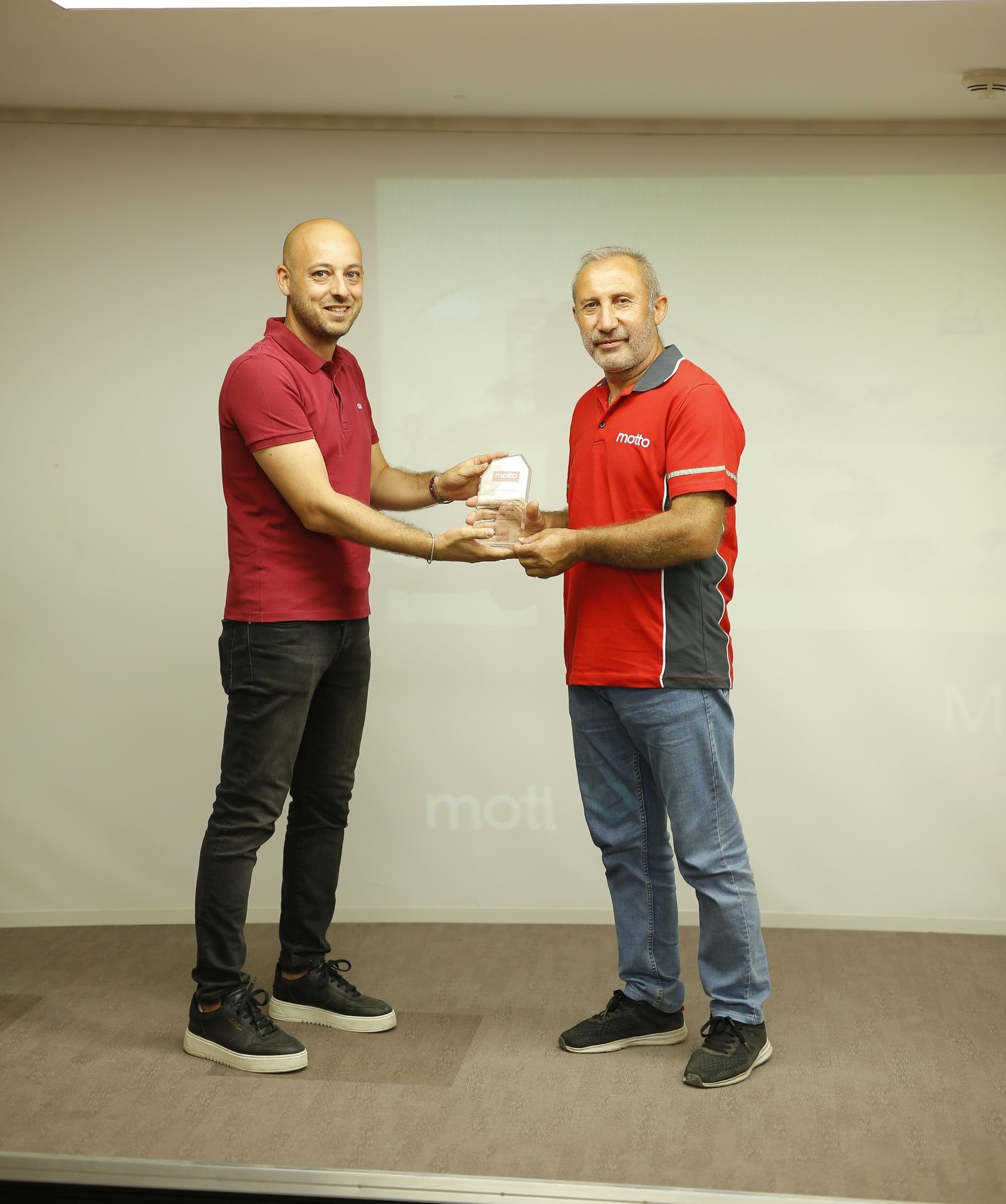 Jeans, Joint, Smile, Standing, Gesture