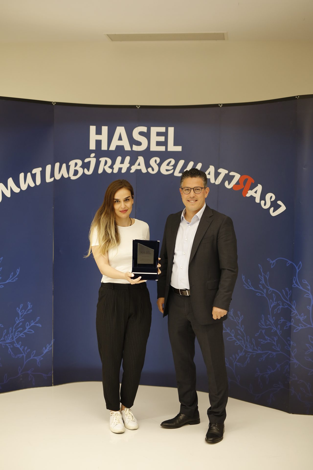 hasel, plaket, tören