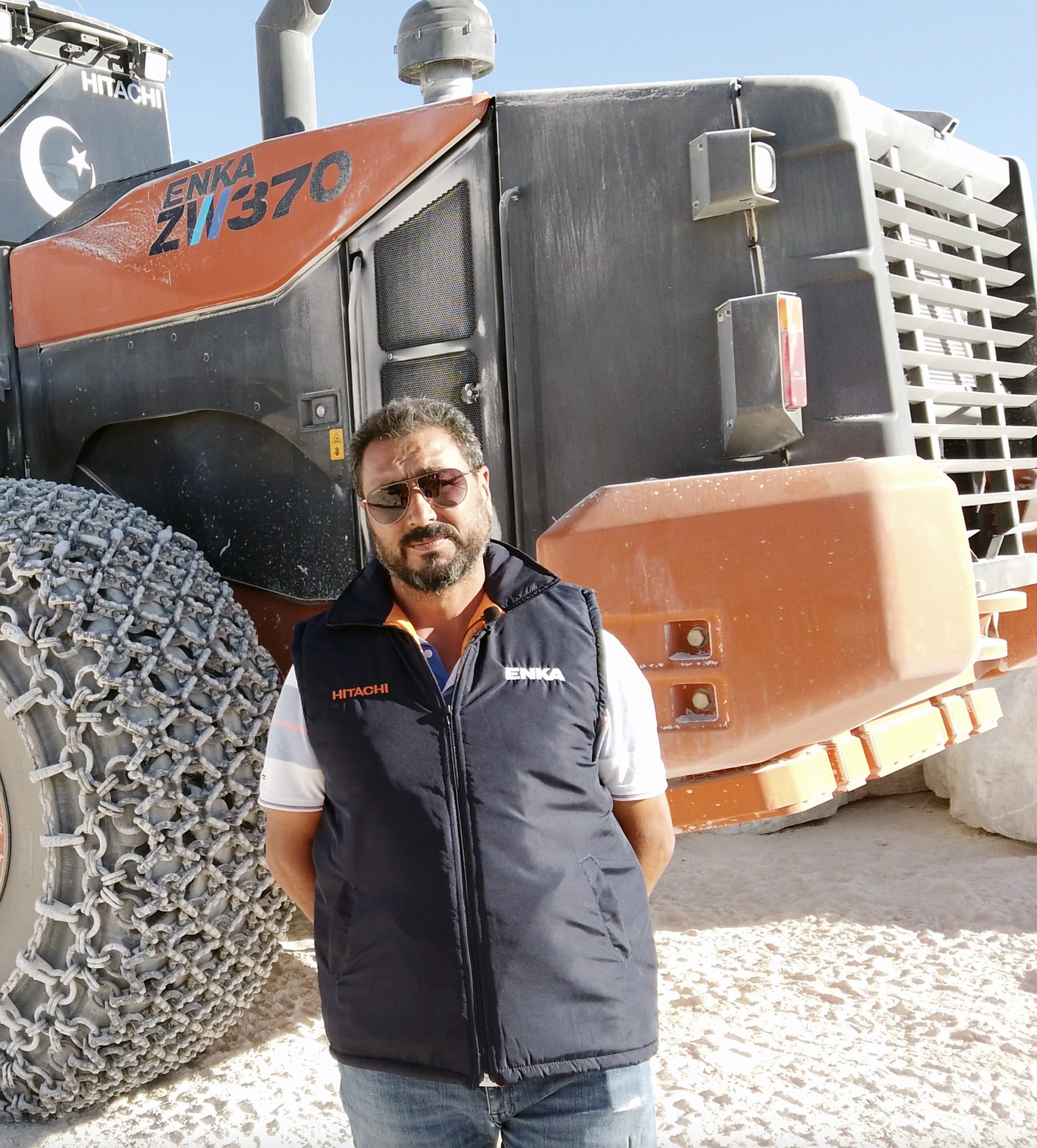 Mode of transport, Motor vehicle, Automotive tire, Sky, Asphalt, Rolling, Travel