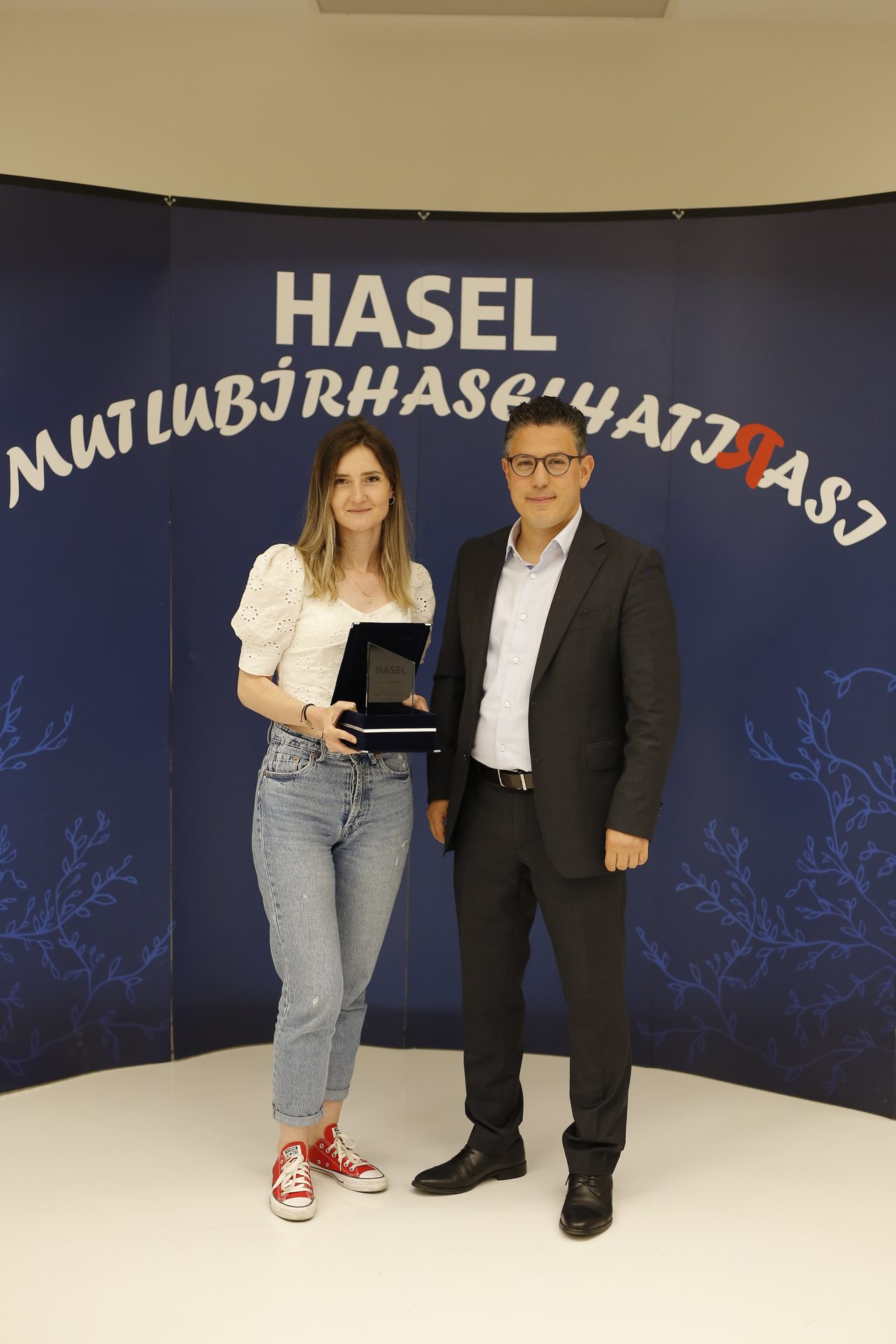 hasel, plaket, tören