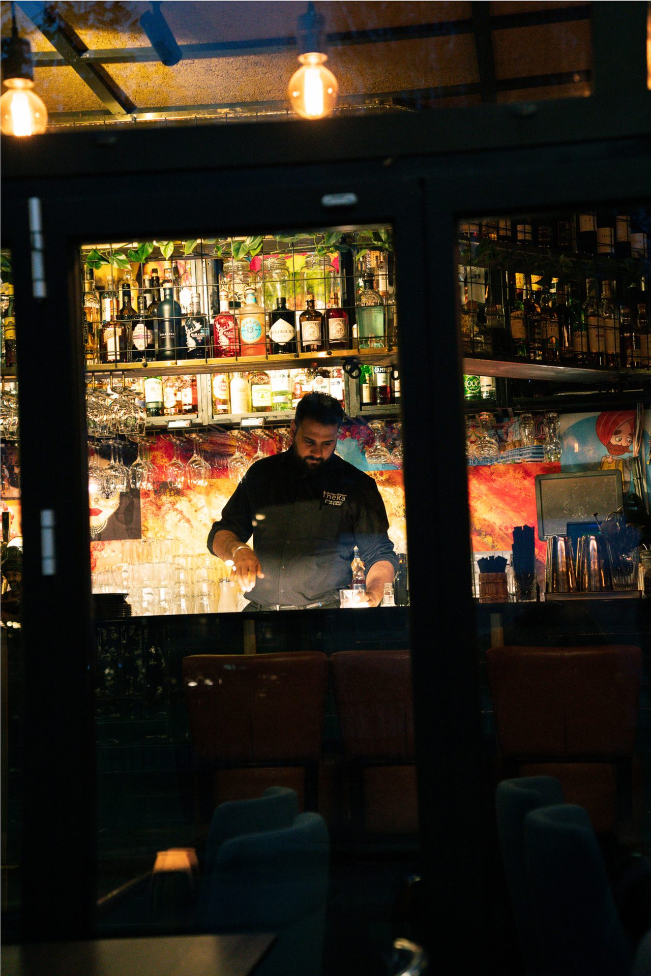Drinking establishment, Barware