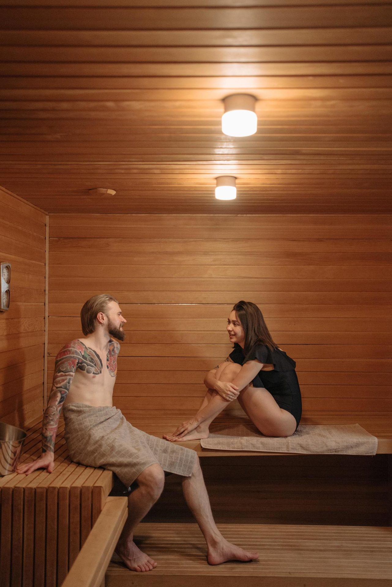 Flash photography, Wood, Happy, Comfort