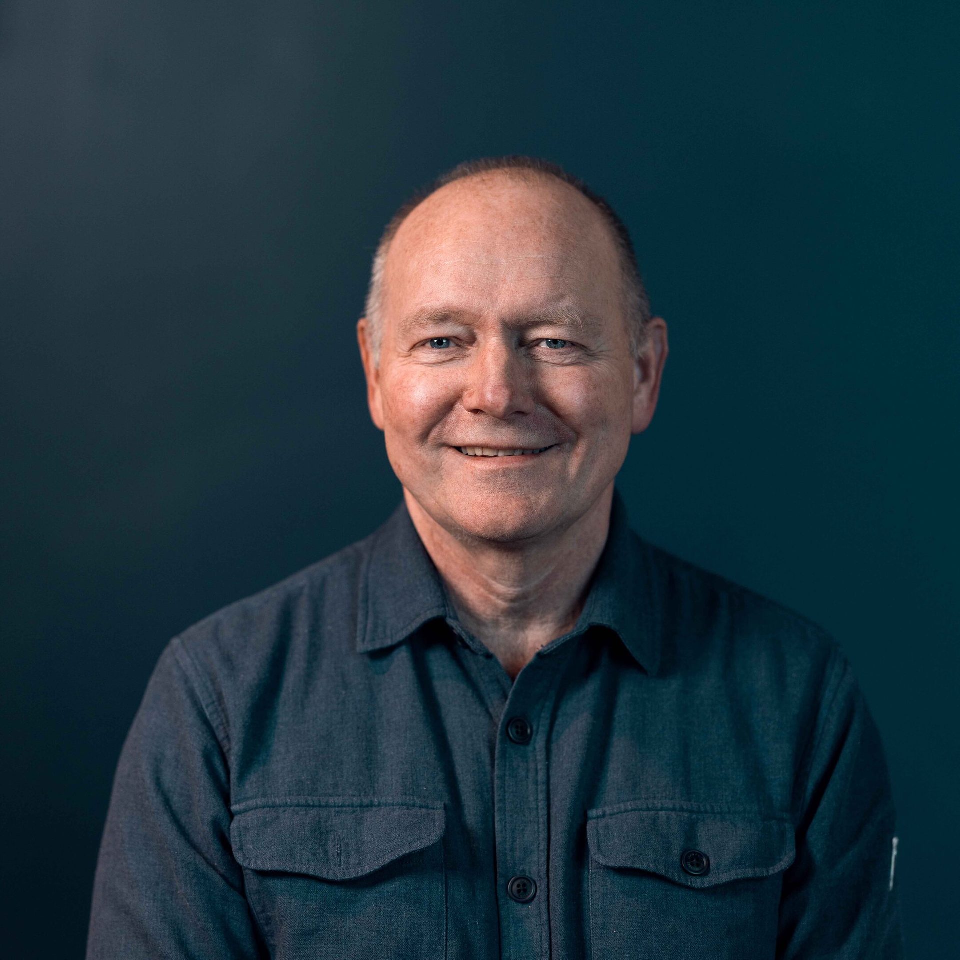 Dress shirt, Chin, Smile, Sleeve, Collar