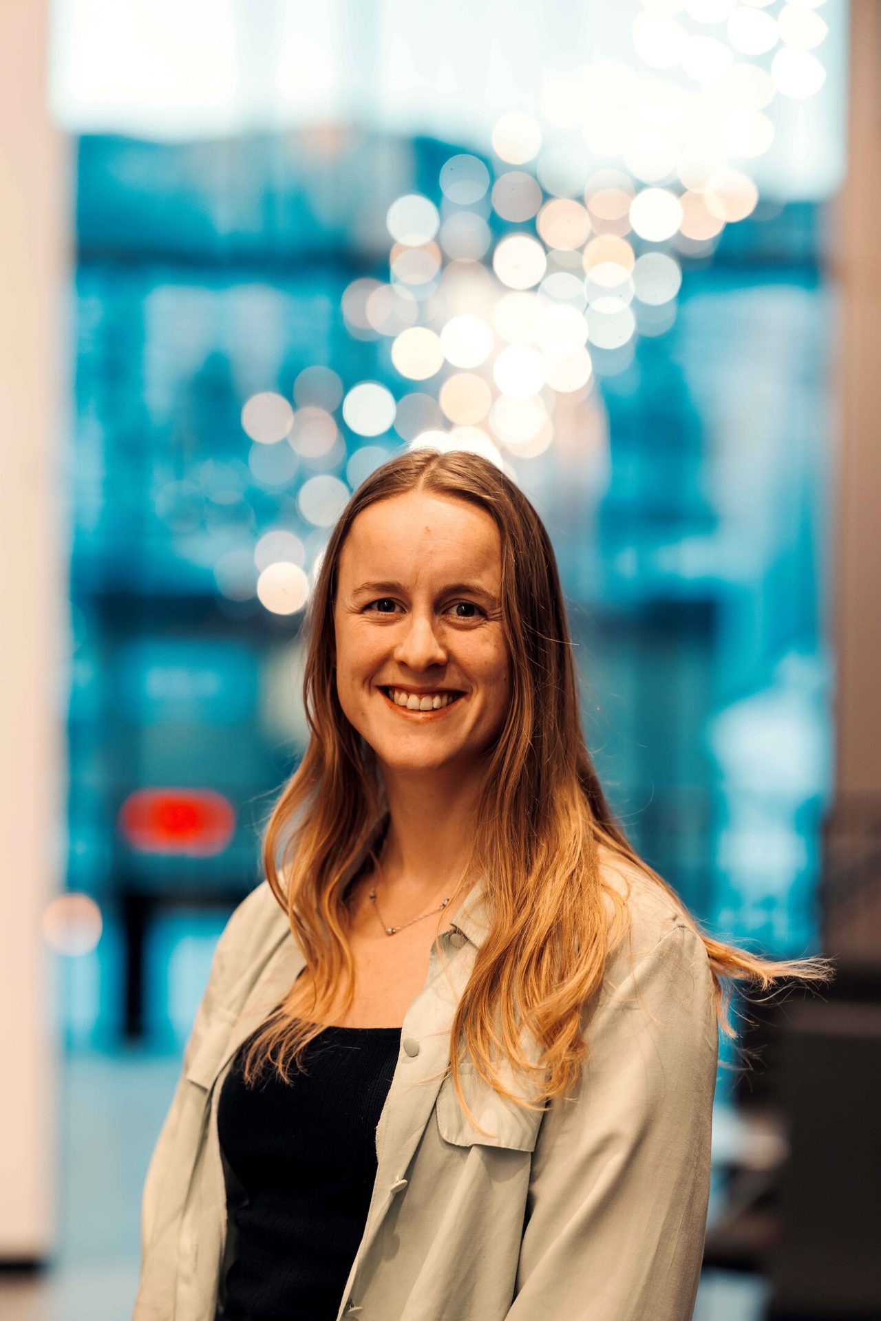 Flash photography, Smile, Sleeve, Happy