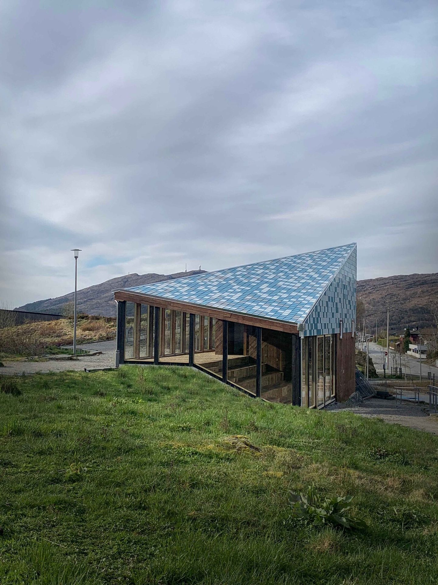 Land lot, Cloud, Sky, Slope, Highland, Wood