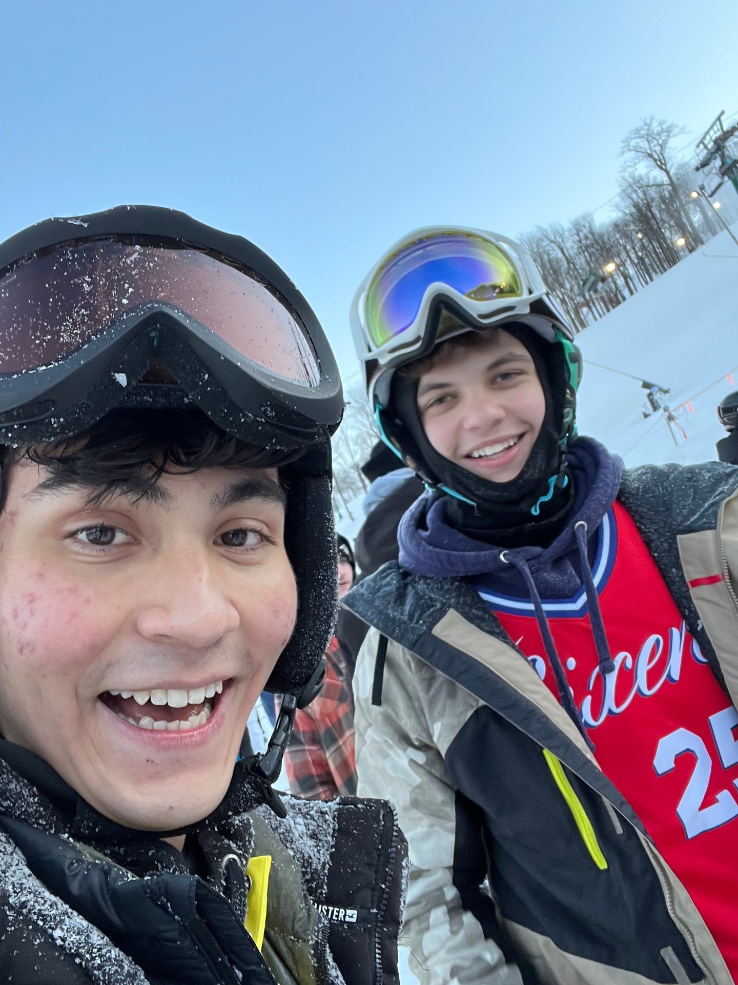 Outdoor recreation, Ski Equipment, Smile, Snow, Sky, Helmet, Freezing