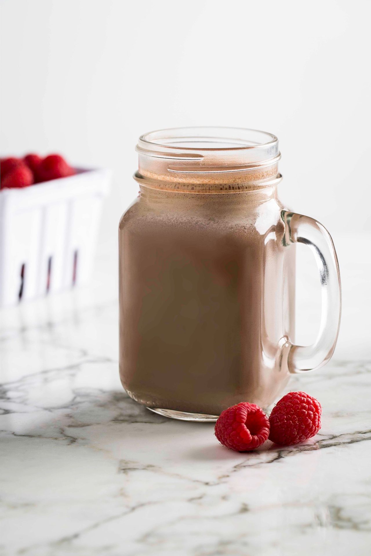 Food storage containers, Tableware, Liquid, Plant, Drinkware, Dishware, Ingredient, Fruit, Recipe