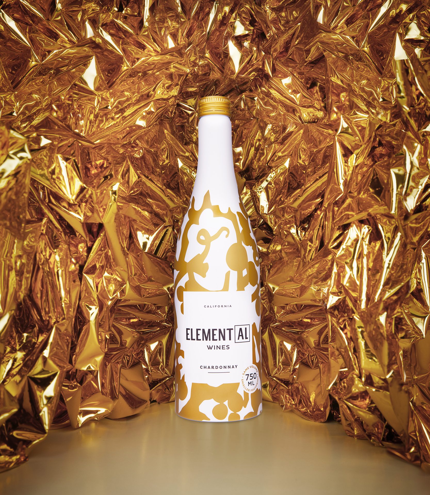 Glass bottle, Liquid, Amber, Fluid, Gold, Drink