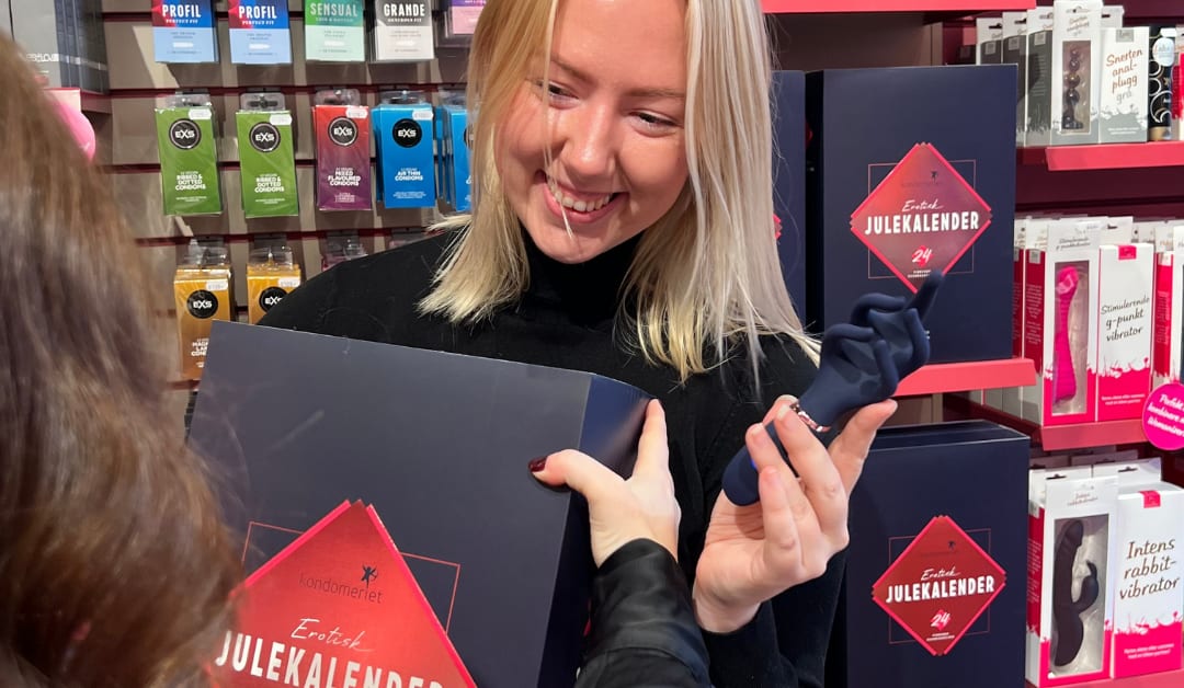 Porno prikollar: kuyov qaynonasini sikadi Pornoda paypoq va baland poshnali qizlar