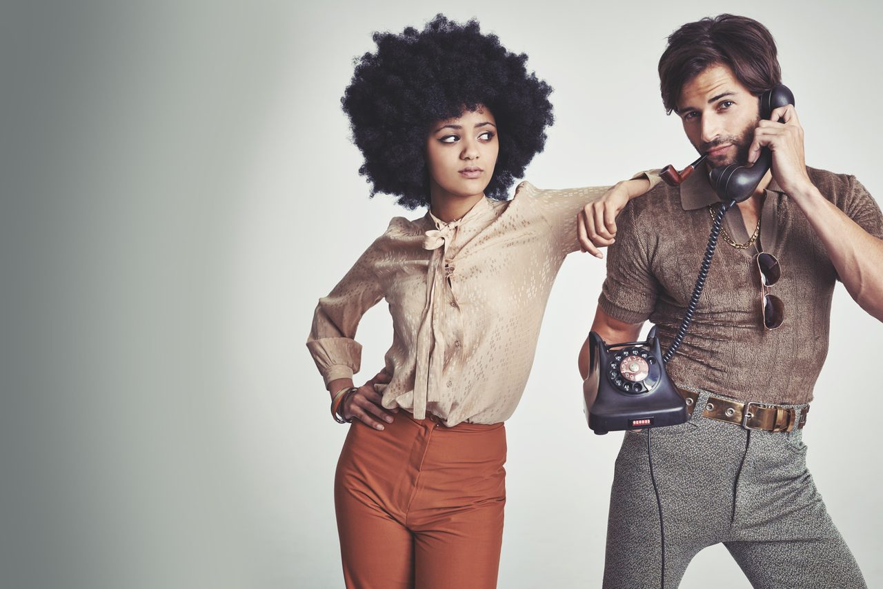Flash photography, Fashion design, Sleeve, Gesture, Waist