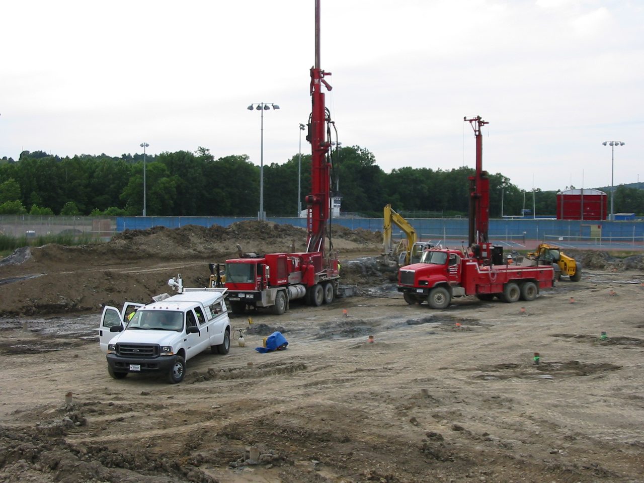 Motor vehicle, Car, Wheel, Tire, Sky, Truck, Cloud, Asphalt