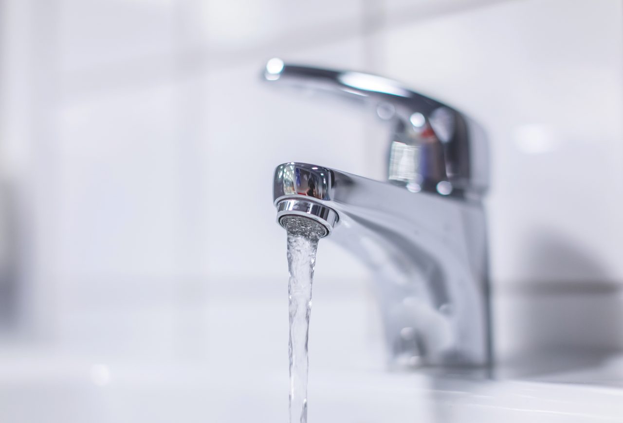 Plumbing fixture, Household hardware, Water, Tap, Liquid, Bathroom, Sink, Fluid