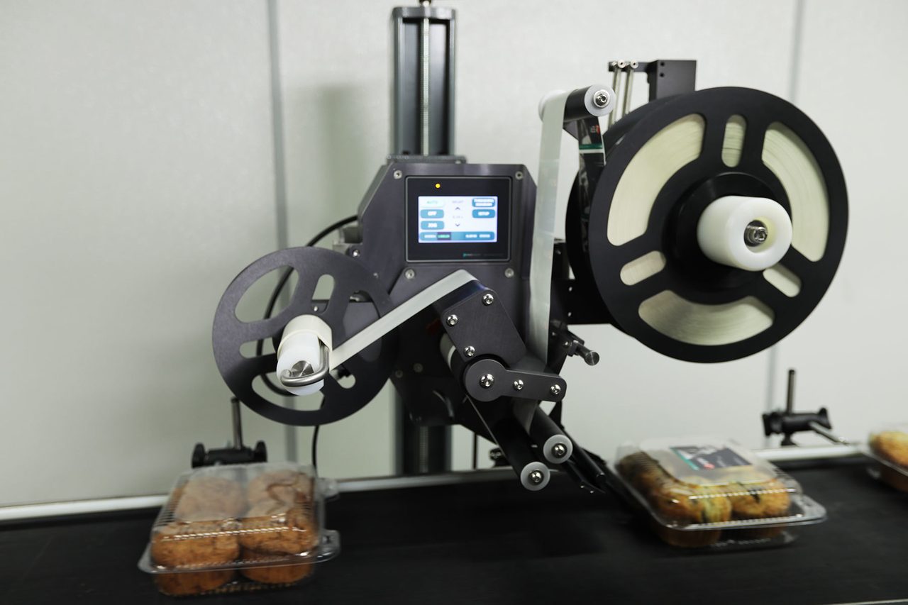Output device, Label printer, Reels, Plastic clamshell packages, Screen
