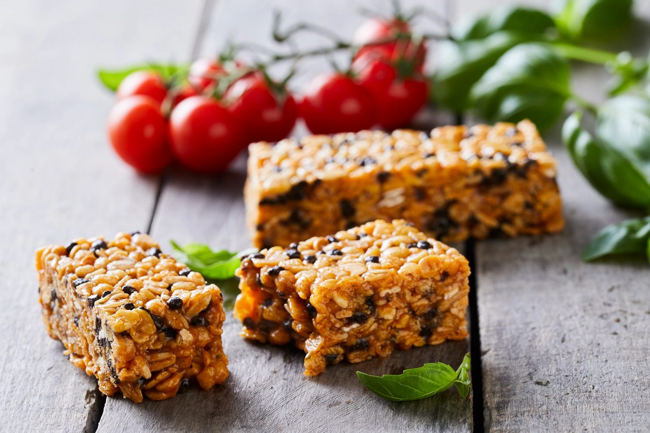 Natural foods, Cherry tomatoes, Food, Ingredient, Basil, Snack bars, Tableware, Dish, Produce