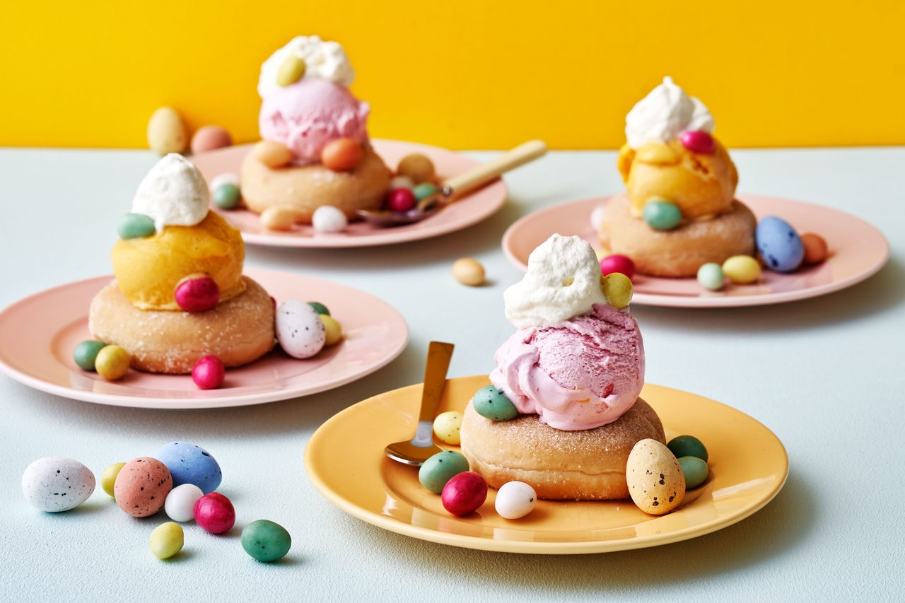 Cake decorating supply, Baked goods, Food, Ingredient, Recipe, Cuisine, Tableware, Dish, Yellow