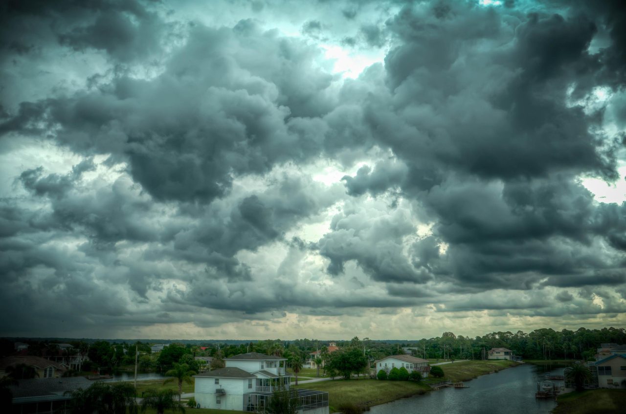 Natural landscape, Atmospheric phenomenon, Cloud, Sky, Atmosphere, Daytime, Tree, Cumulus, Grass