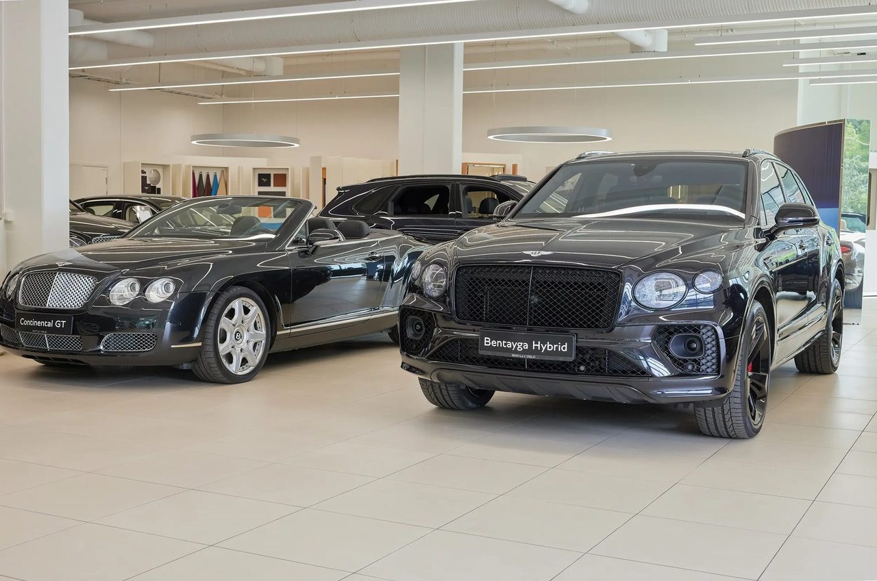 Automotive Parking Light, Bentley Motors Limited, Personal luxury car