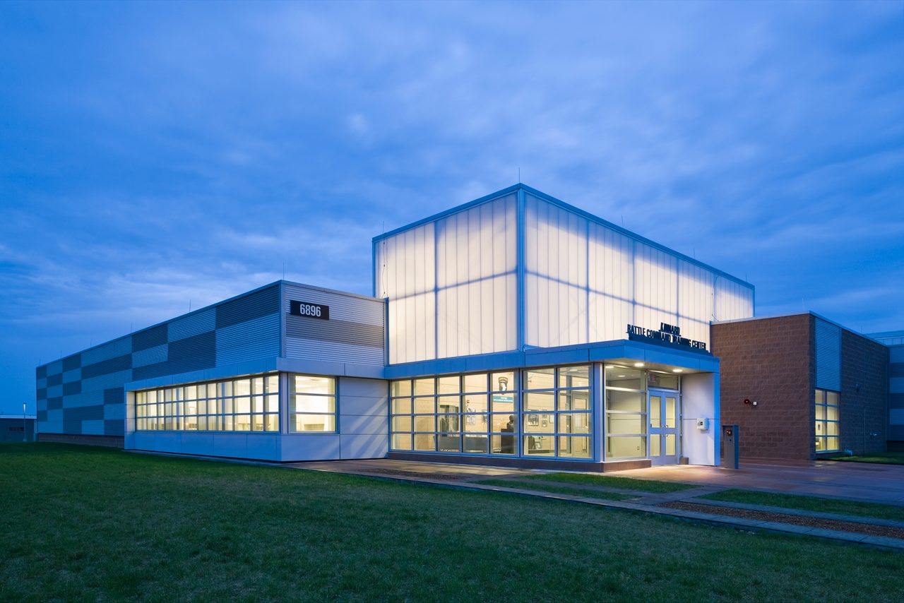 Land lot, Urban design, Cloud, Sky, Building, Window, Grass