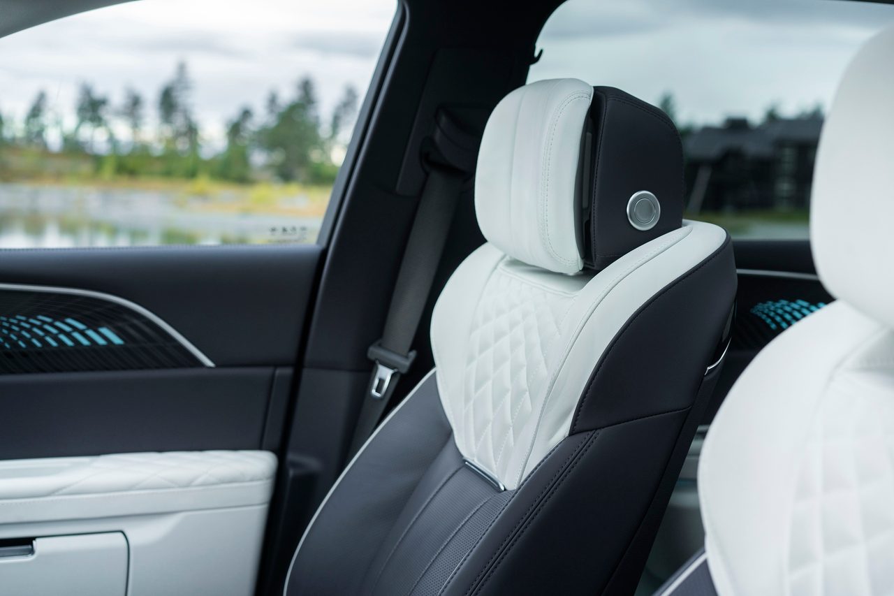 Car seat cover, Automotive side-view mirror, Motor vehicle, Head restraint, Steering wheel