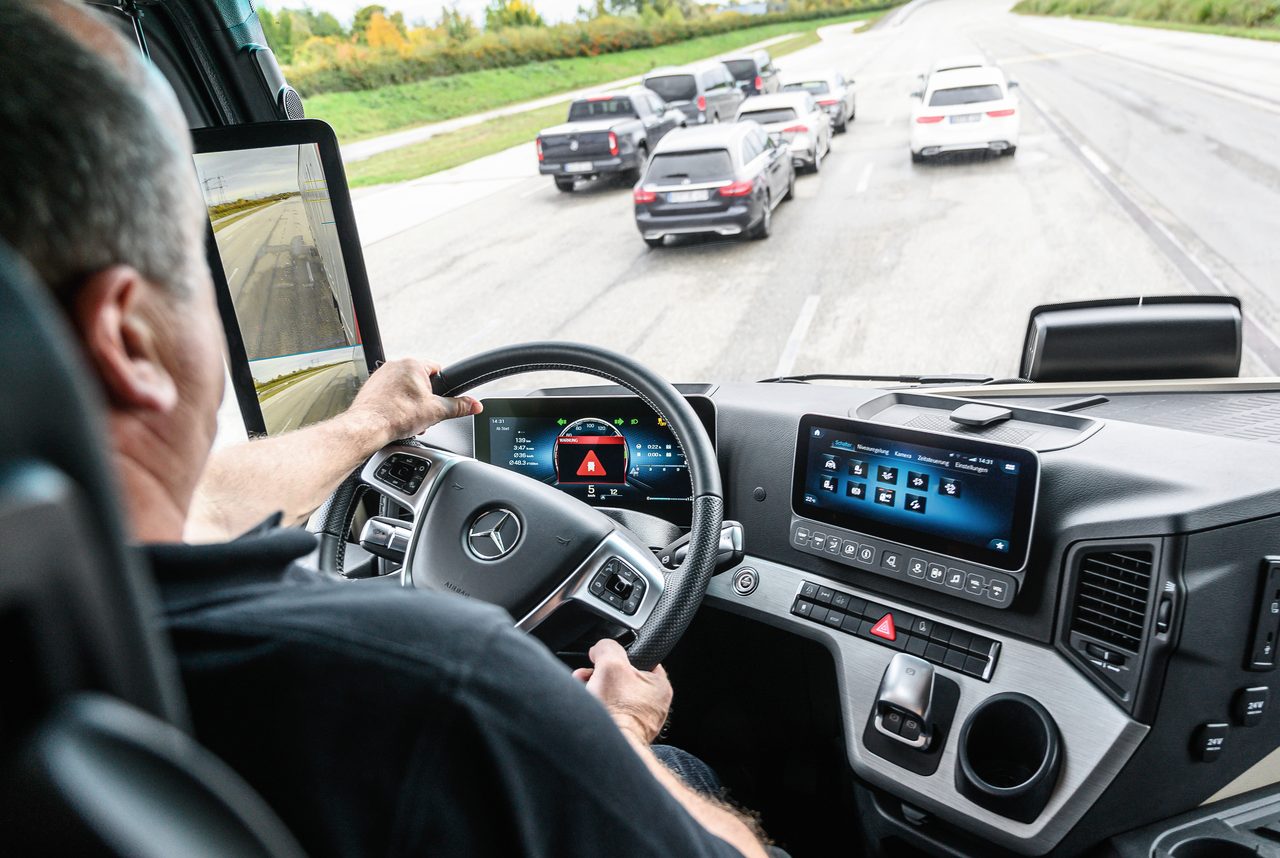 Automotive navigation system, Land vehicle, Steering part, Car, Wheel, Speedometer, Tire