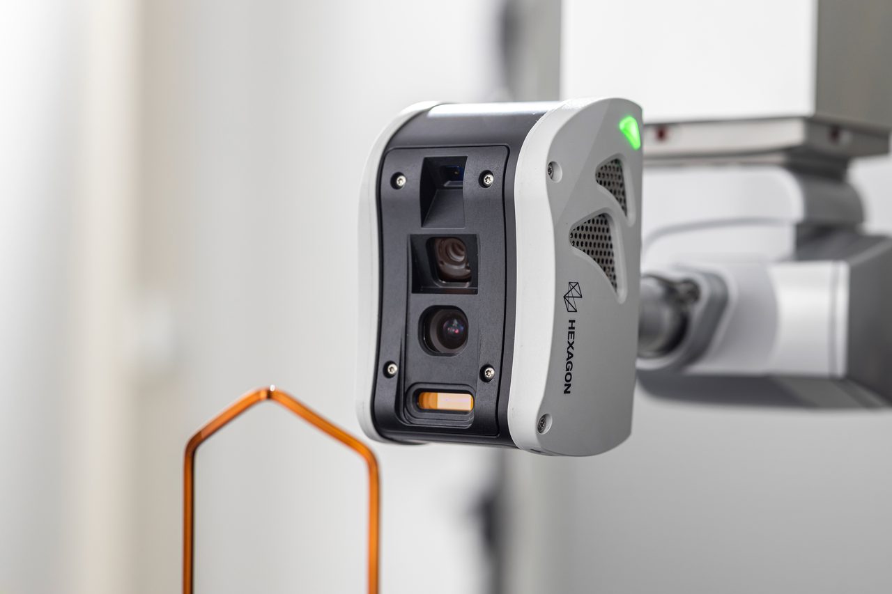 This all-in-one laser scanner transforms a coordinate measuring machine into an optical multisensor system, combining speed, accuracy and flexibility to streamline the measurement of complex surfaces and workpieces.