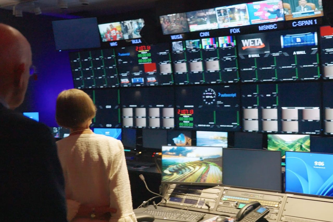 Electronic device, Computer monitor, LED-backlit LCD, Furniture, Peripheral, Television, Broadcasting, Technology