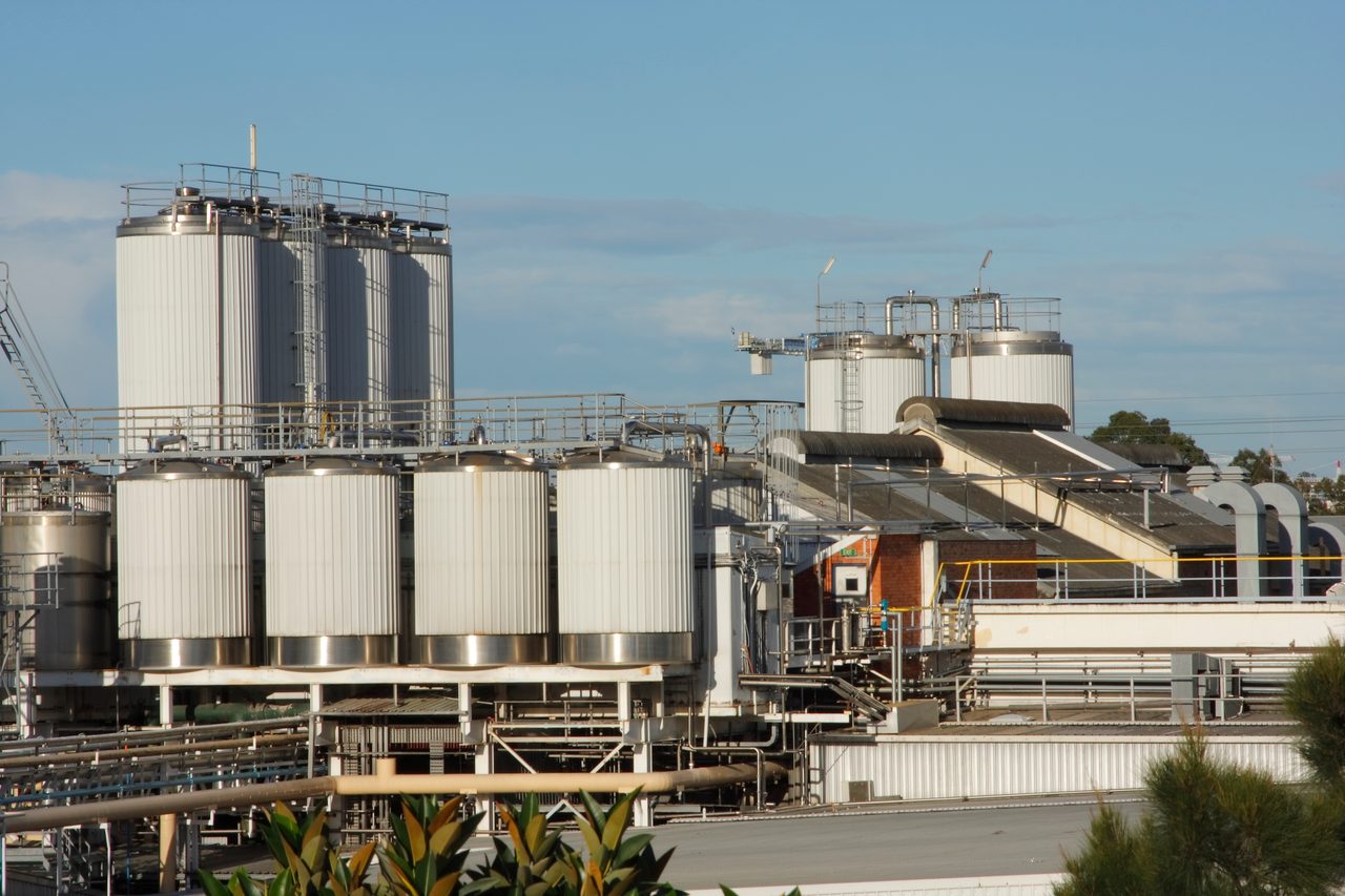 Storage tank, Sky, Plant, Silo, Cloud, Electricity, Building
