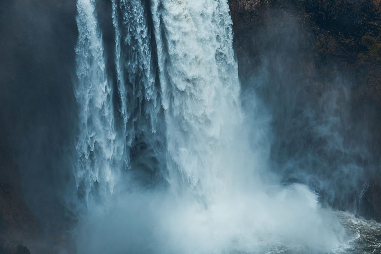 Water resources, Natural landscape, Atmospheric phenomenon, Waterfall, Fluid, Watercourse, Tree, Chute, Liquid