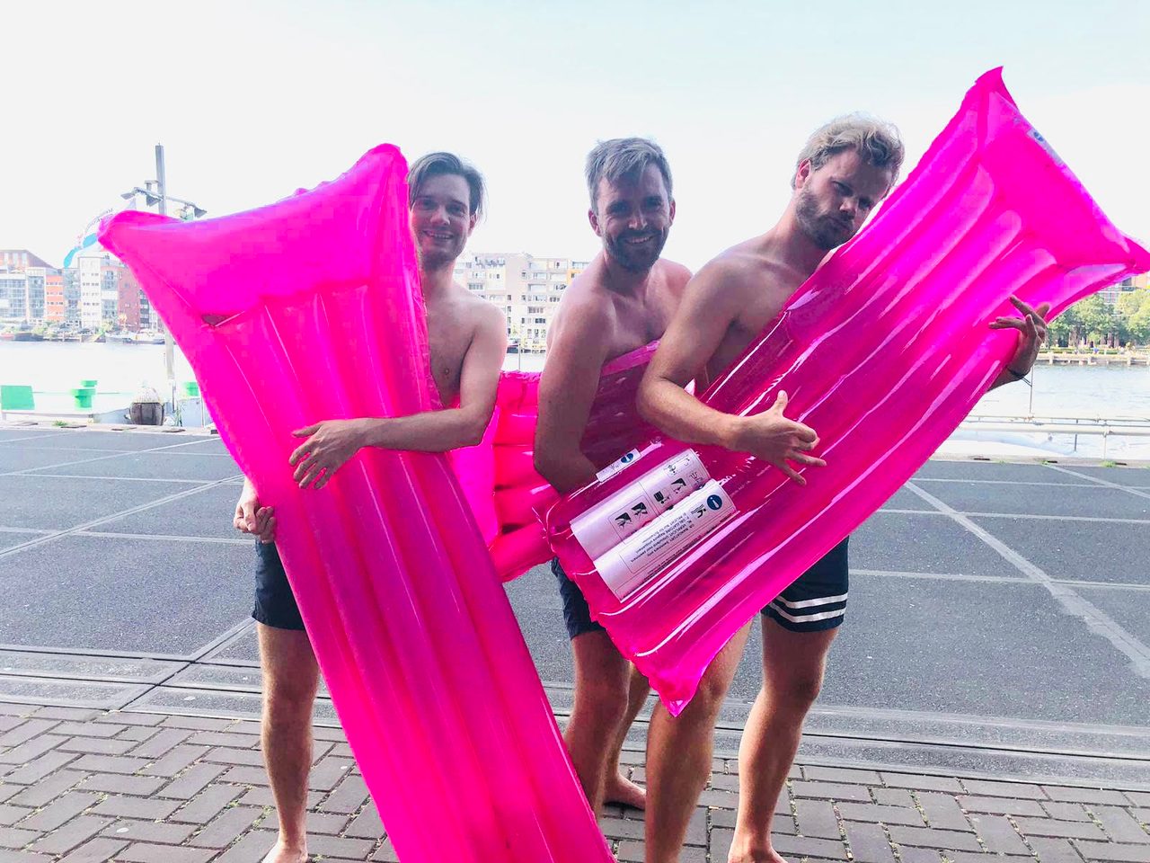 People on beach, Sky, Smile, Fashion, Dress, Pink, Happy, Leisure, Travel